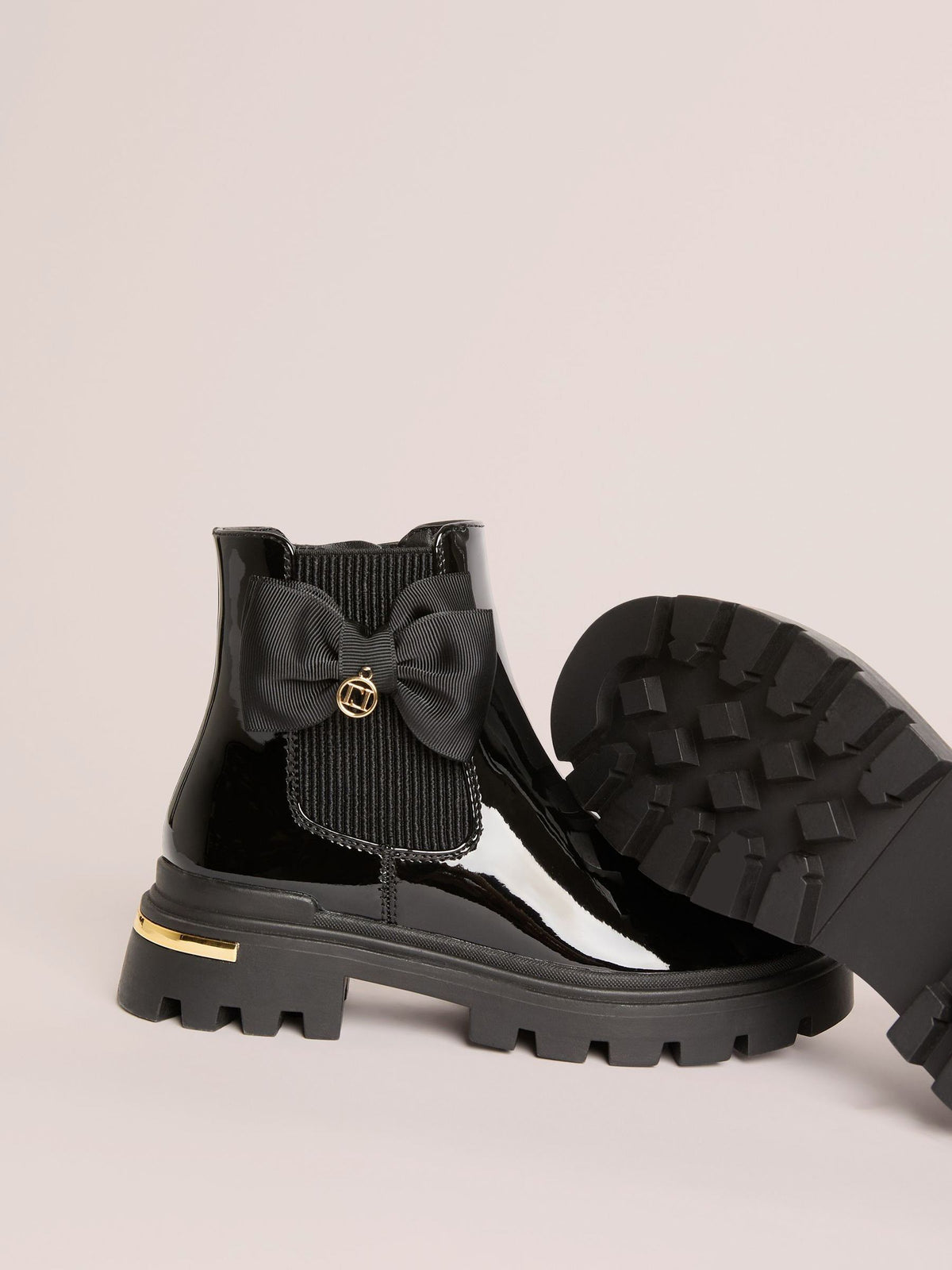 Dsiney Kidz - Lipsy Black Red Patent Faux Leather Bow Elasticated Heel Clip Ankle Chelsea Boots image 3
