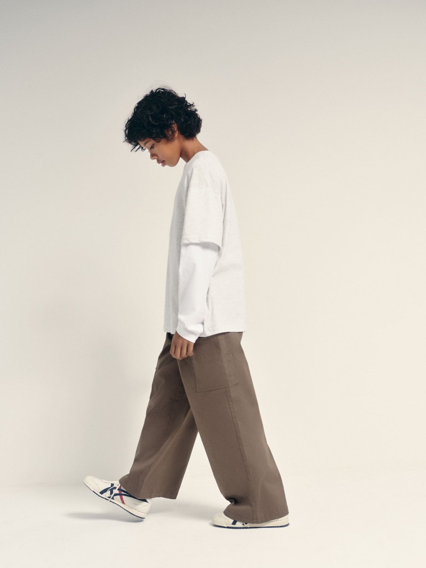Dsiney Kidz - The Set Long Sleeve Relaxed Mock Layer T-Shirt and Woven Relaxed Trousers Set Grey/White/Brown image 5
