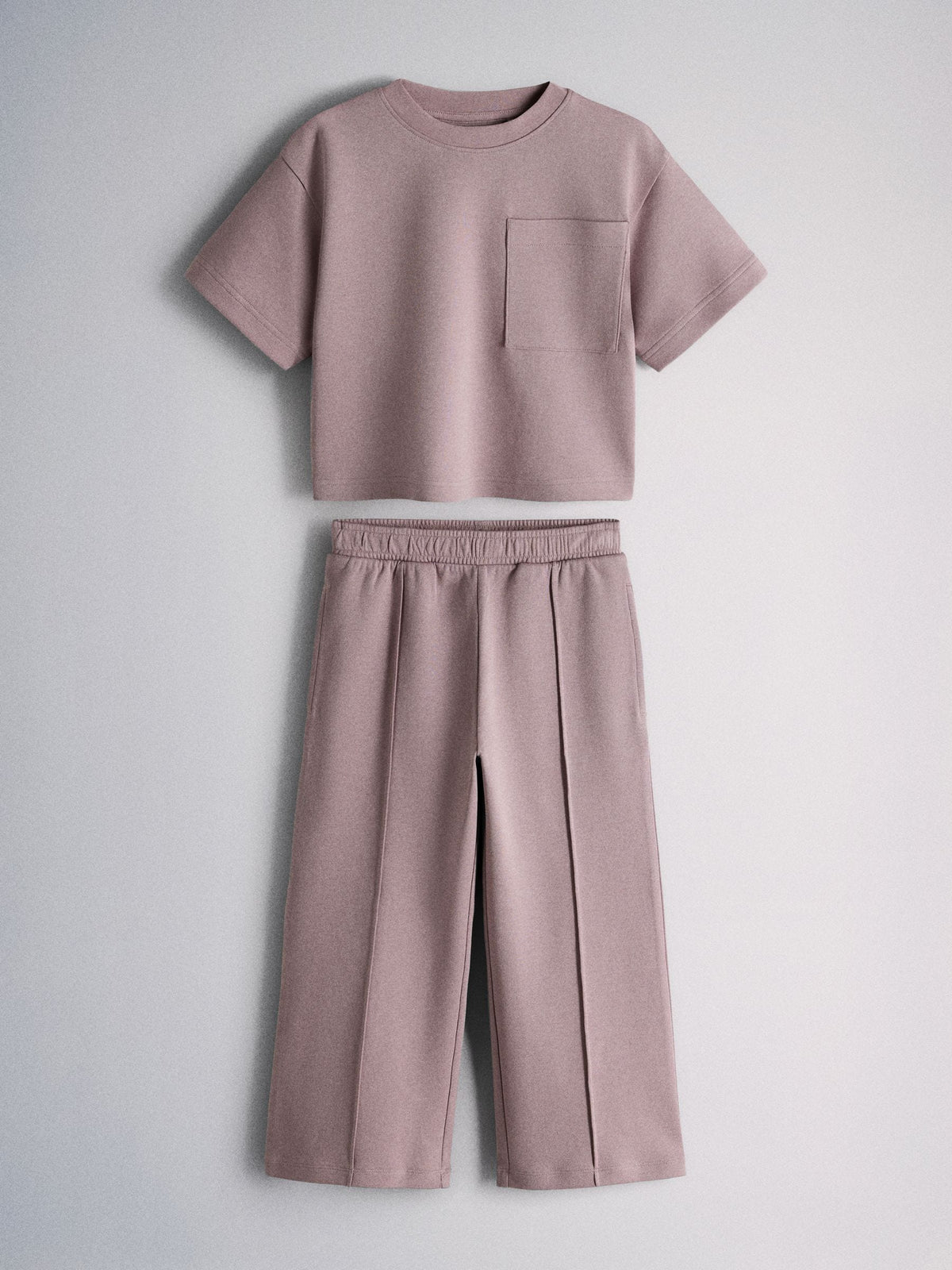 Dsiney Kidz - The Set Short Sleeve Interlock Jersey Pocket T-Shirt and Wide Leg Jogger Set Purple image 1