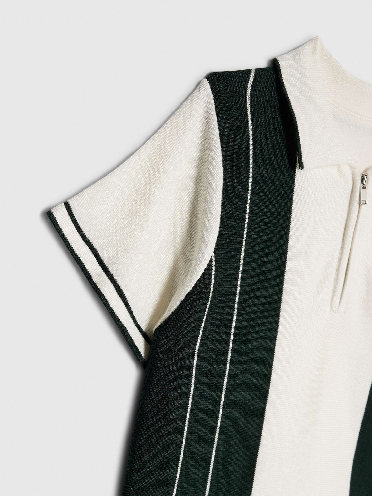 Dsiney Kidz - River Island White/Green Stripe Zip Polo Shirt image 5