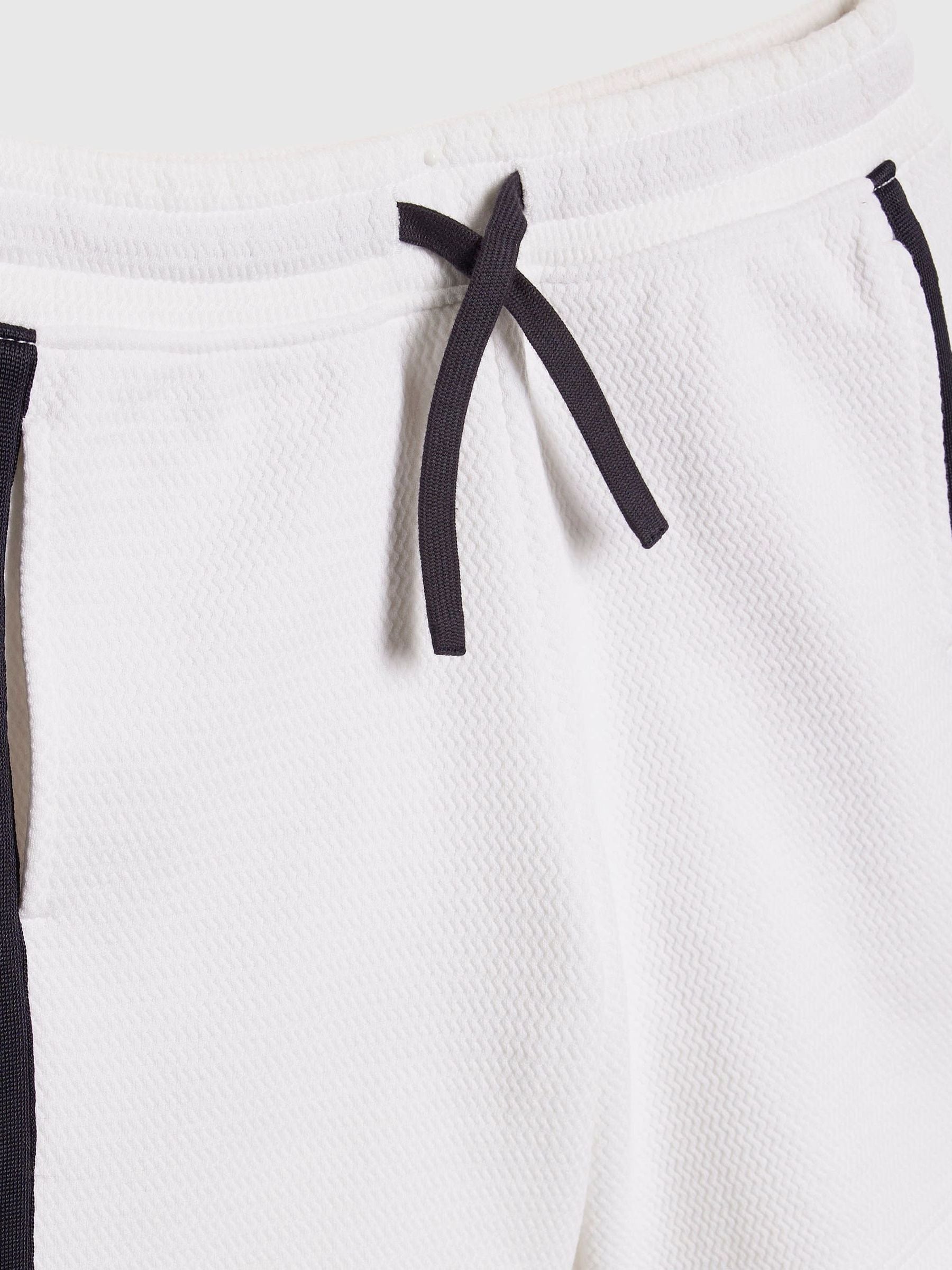 Dsiney Kidz - River Island White/Black Slim Fit Baseball Polo & Shorts Set image 4