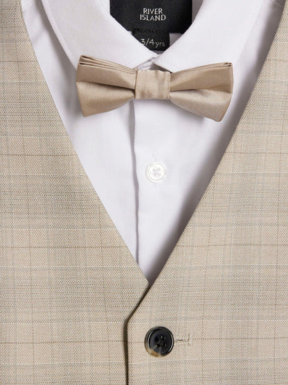 River Island Brown 4 Piece Tailored Waistcoat Shirt Bow Tie & Suit Trouser Set image 4