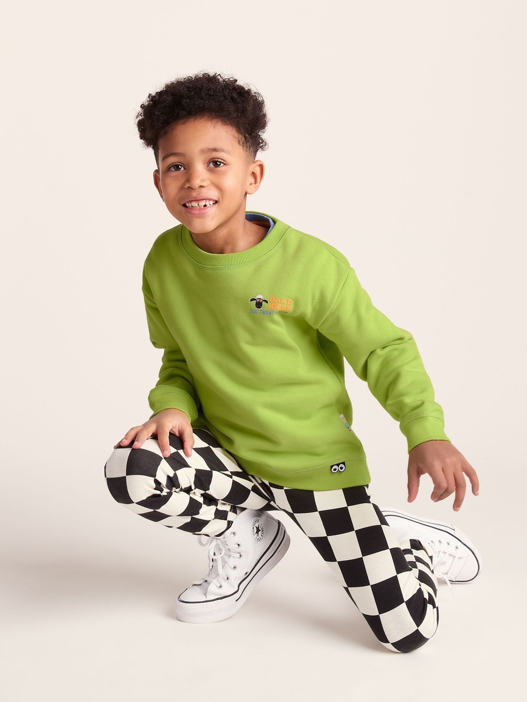 Dsiney Kidz - Tog 24 Green Montadale Kids Shaun The Sheep Crew Sweat Top image 4