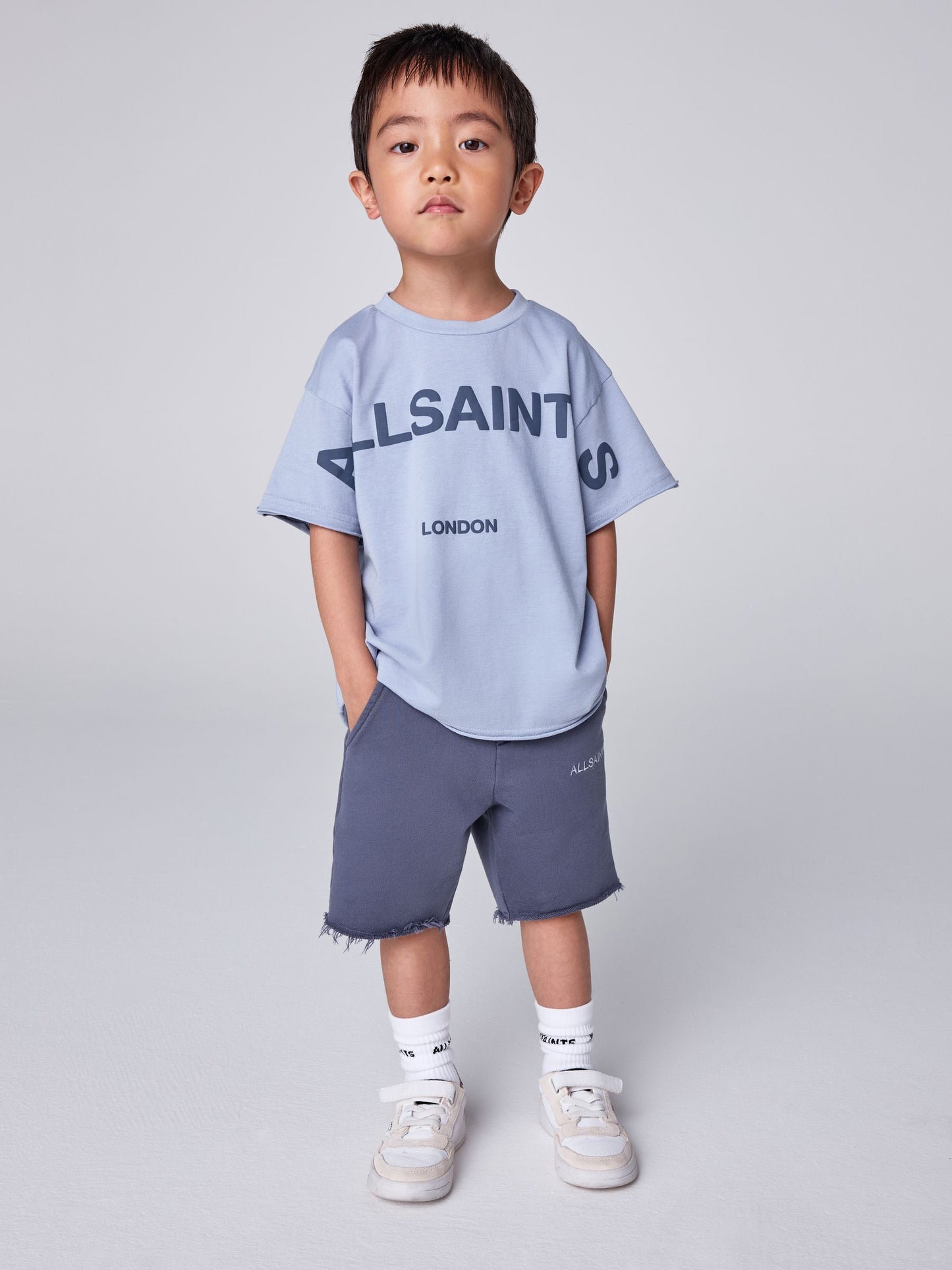 Dsiney Kidz - smALLSAINTS Blue Biggy Oversized T-Shirt and Sweat Shorts Set image 2