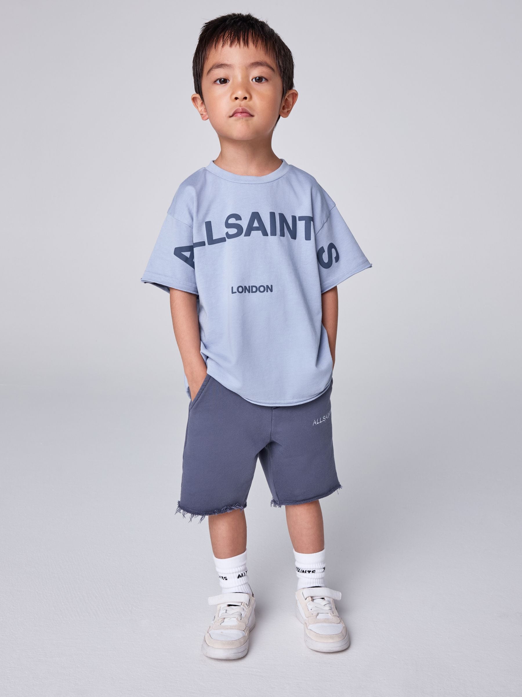 Dsiney Kidz - smALLSAINTS Blue Biggy Oversized T-Shirt and Sweat Shorts Set image 2