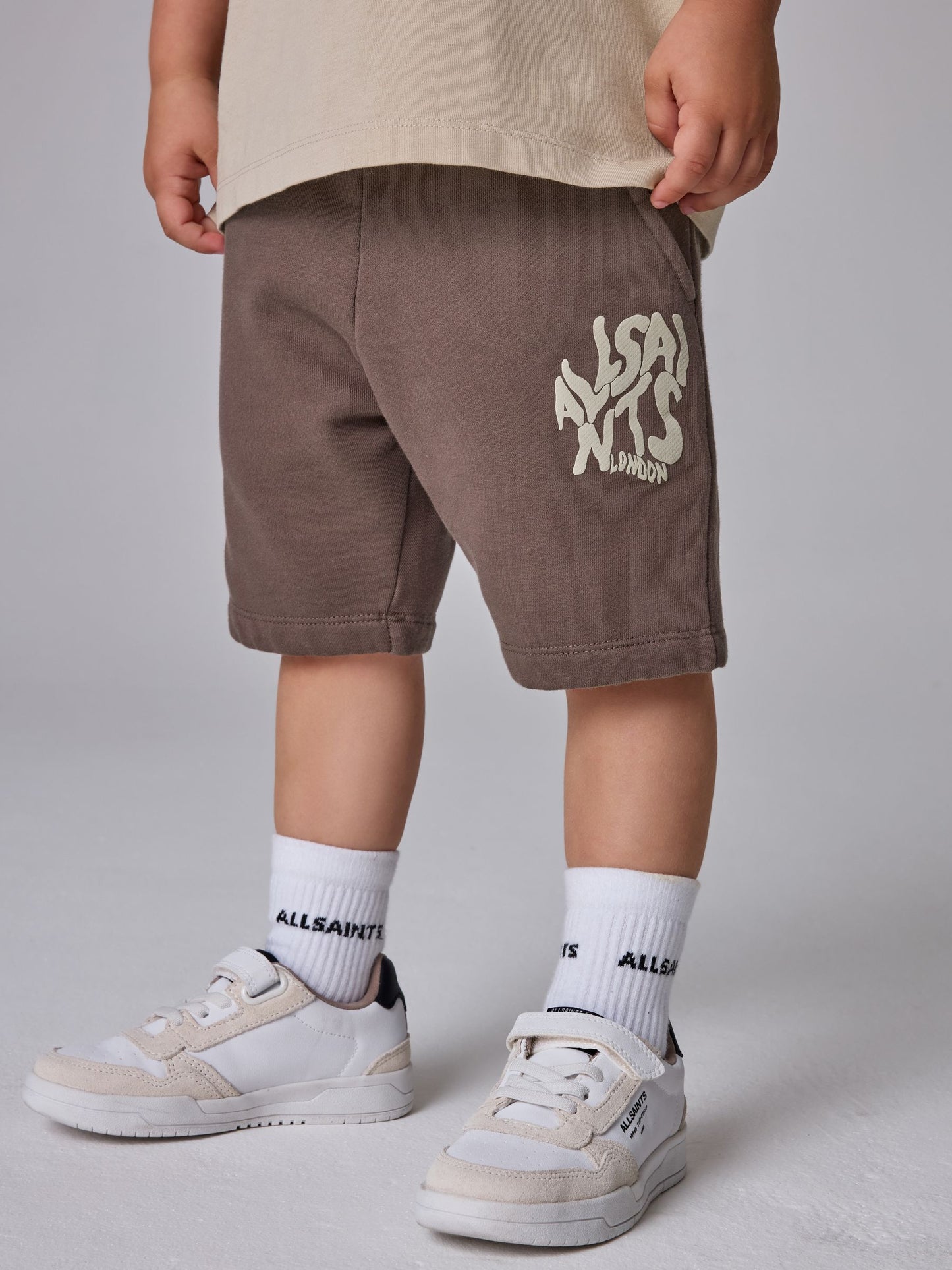 Dsiney Kidz - smALLSAINTS Neutral Orlando T-Shirt and Shorts Younger Set image 2