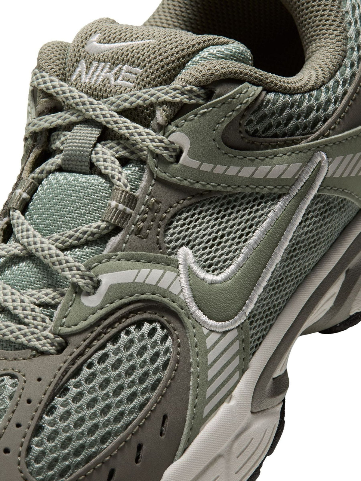 Nike Jade Green Youth V5 Runner Trainers - image 6