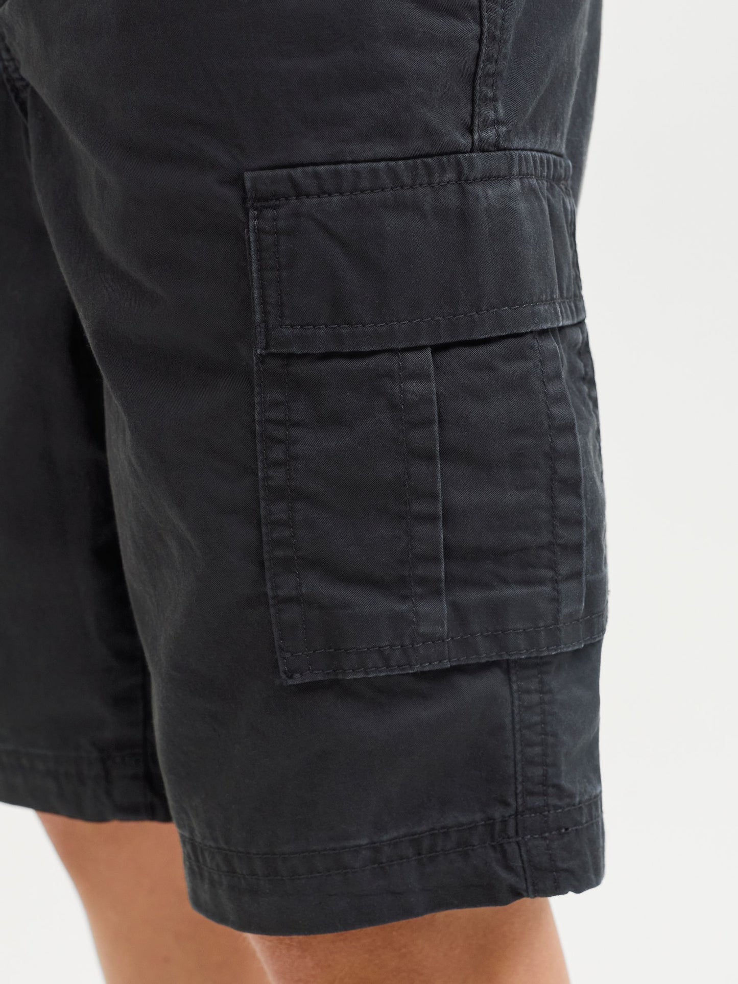 Dsiney Kidz - JACK & JONES Junior Black Relaxed Fit Cargo Shorts image 6