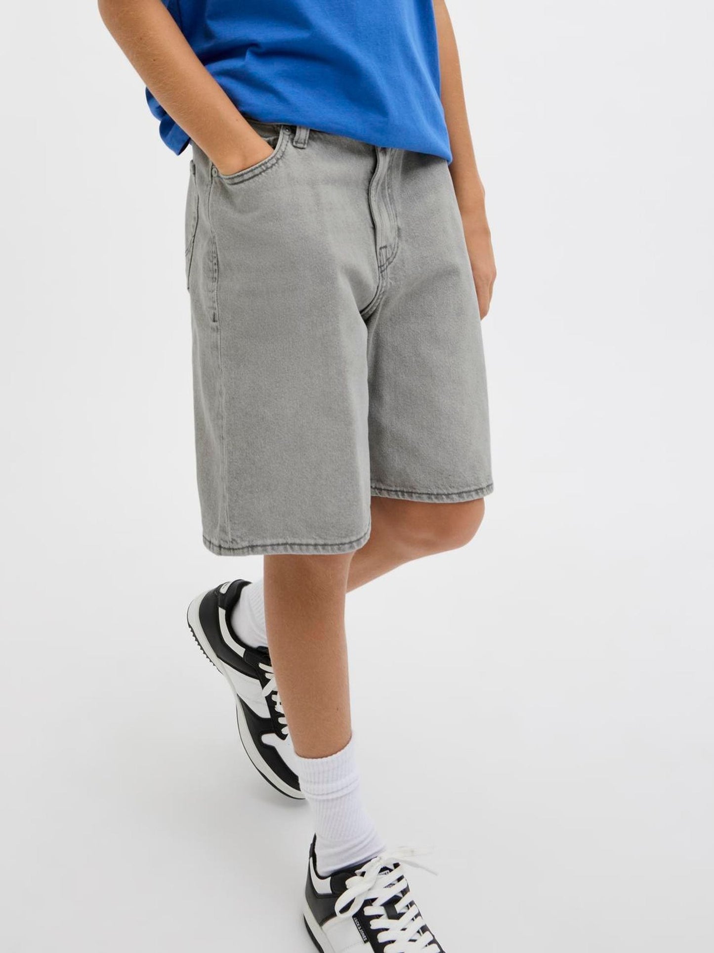 Dsiney Kidz - JACK & JONES Junior Grey Loose Fit Tony Denim Shorts image 3