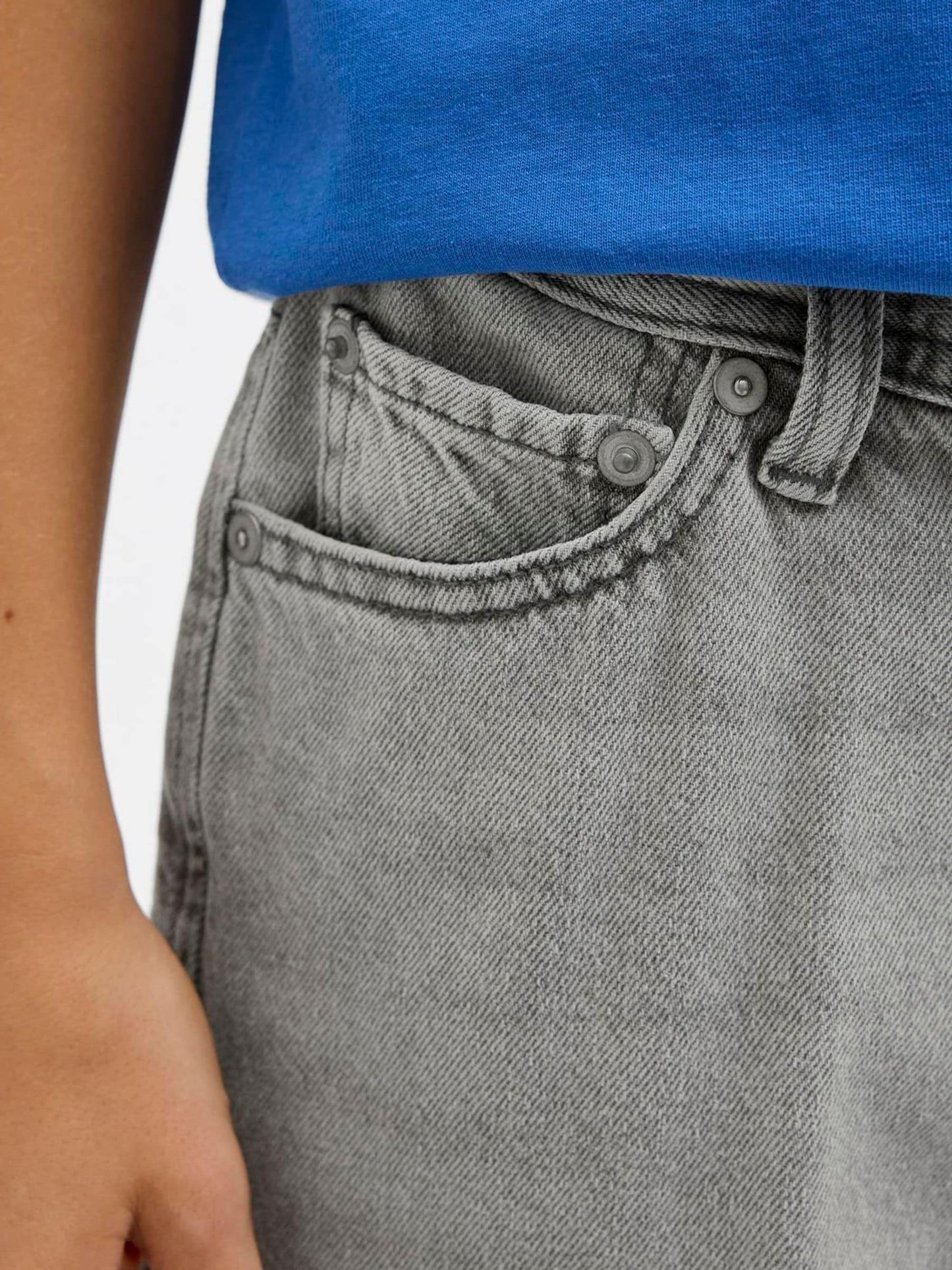 Dsiney Kidz - JACK & JONES Junior Grey Loose Fit Tony Denim Shorts image 6