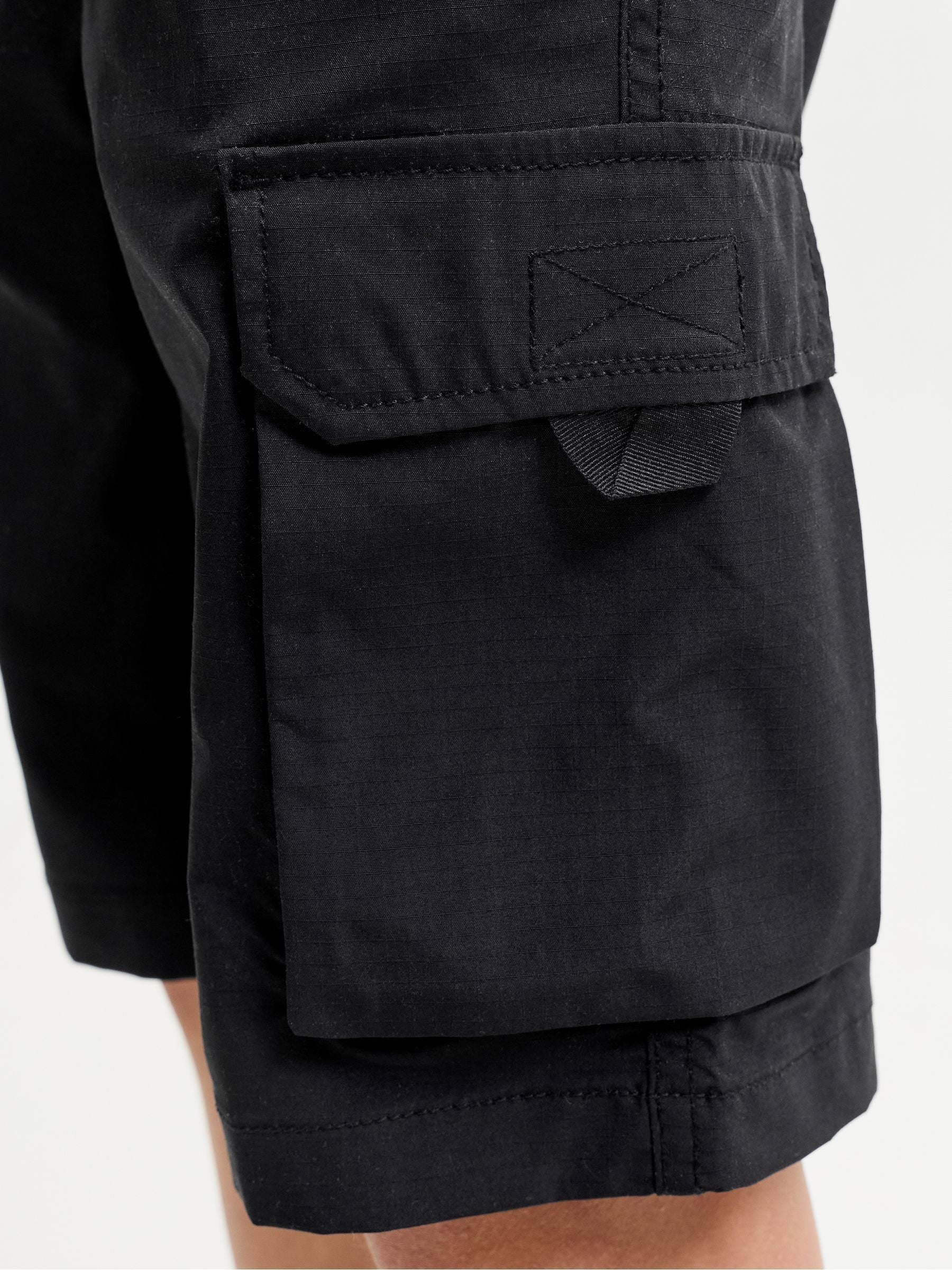 Dsiney Kidz - JACK & JONES JUNIOR Black Tech Cargo Jogger Shorts image 2