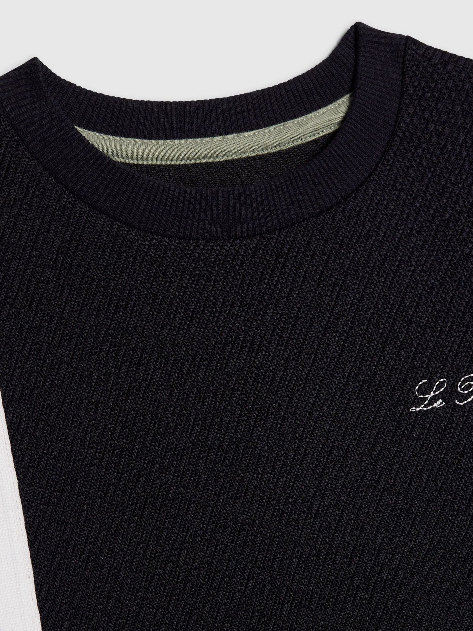 Dsiney Kidz - River Island Navy Smart Textured T-Shirt & Shorts Set image 4