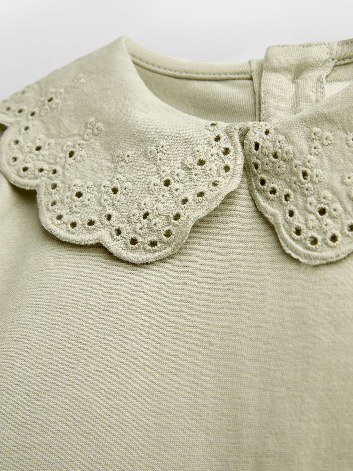 Dsiney Kidz - JoJo Maman Bébé Sage Green Broderie Collar Top image 3