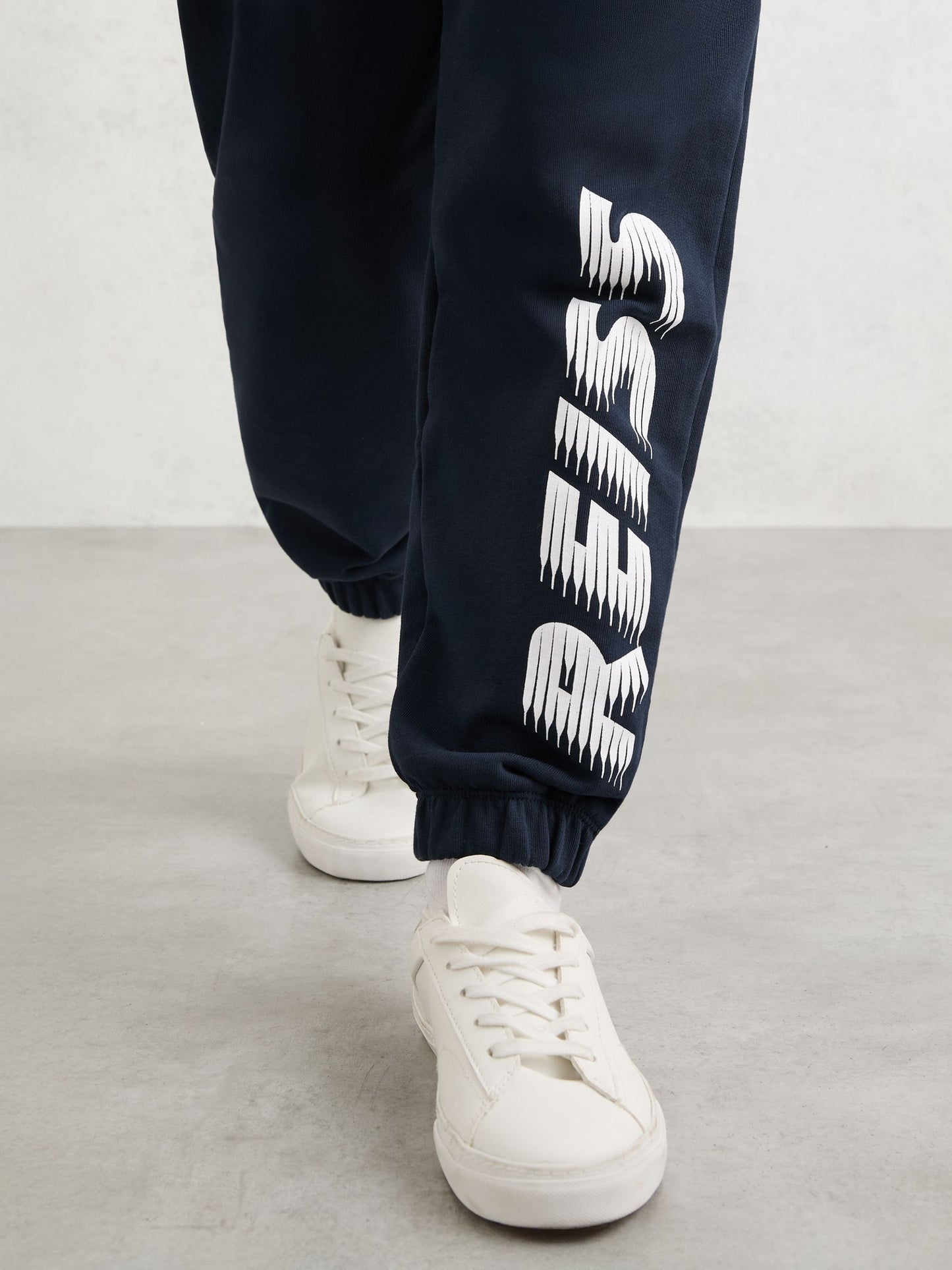Reiss Navy Ruff 9-13 yrs Cotton Logo-Print Cuffed Joggers image 3