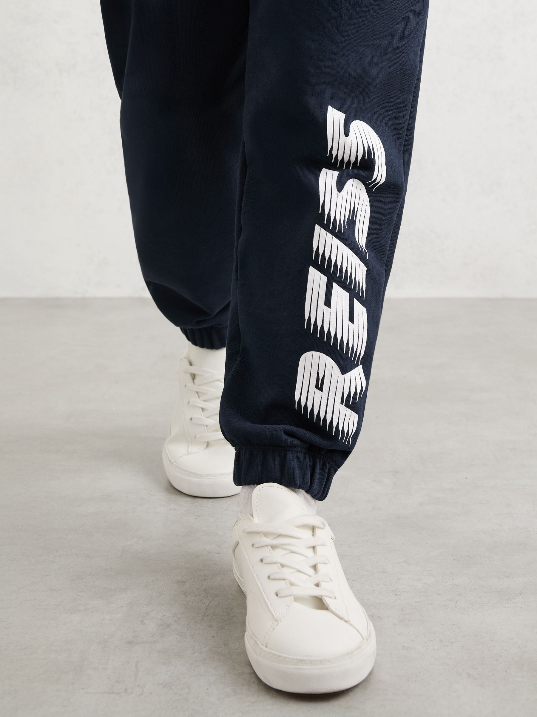 Reiss Navy Ruff 9-13 yrs Cotton Logo-Print Cuffed Joggers image 3