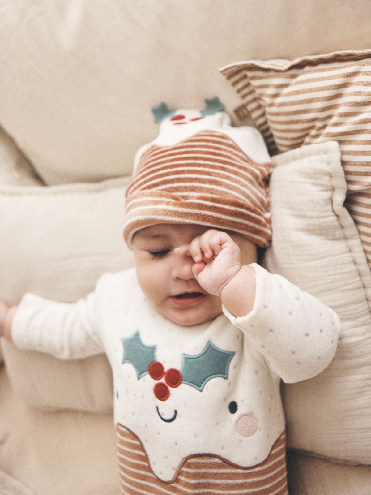 Neutral Christmas Pudding Sleepsuit & Hat Set (0mths-2yrs) - image 2