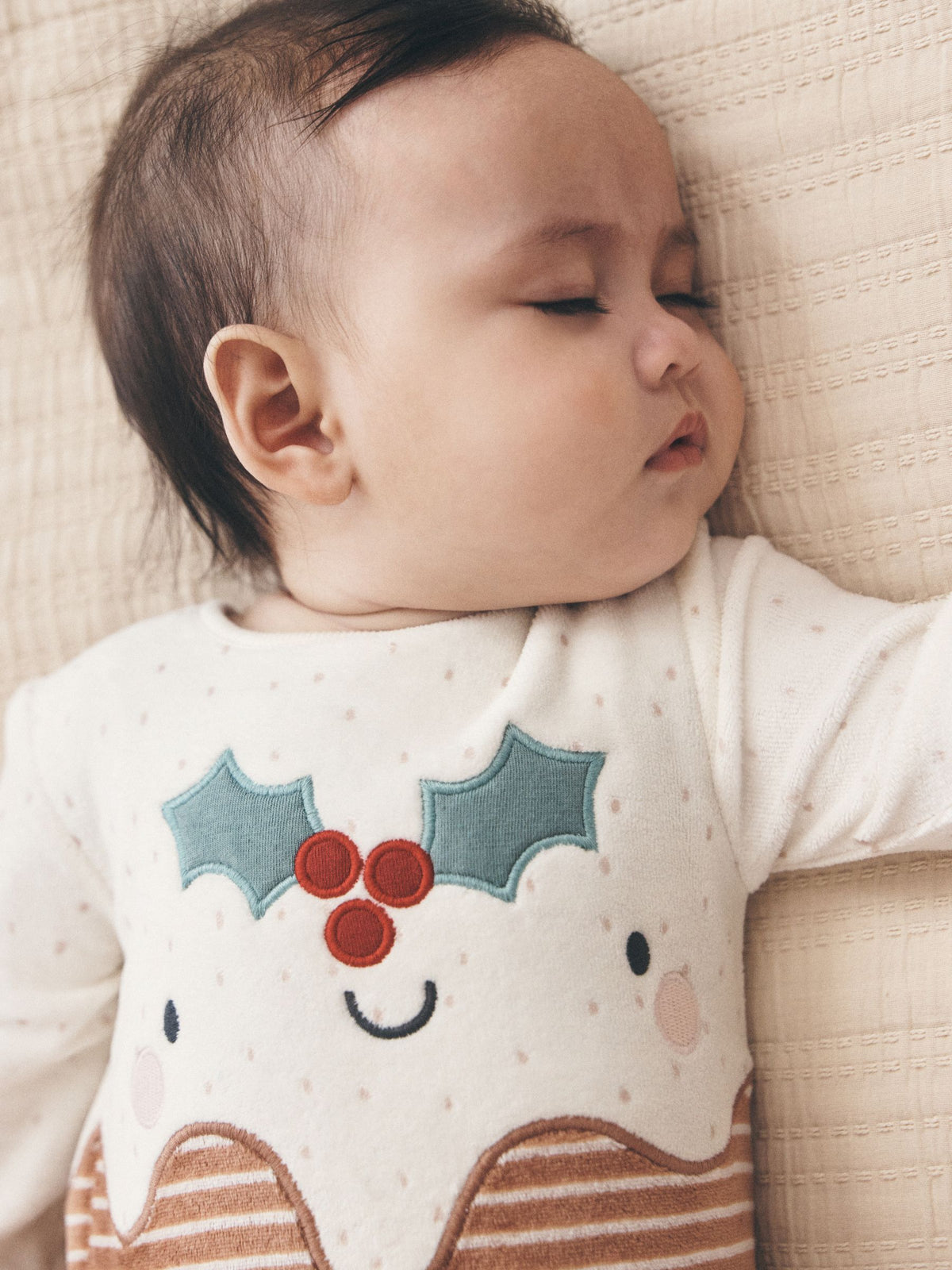 Neutral Christmas Pudding Sleepsuit & Hat Set (0mths-2yrs) - image 4