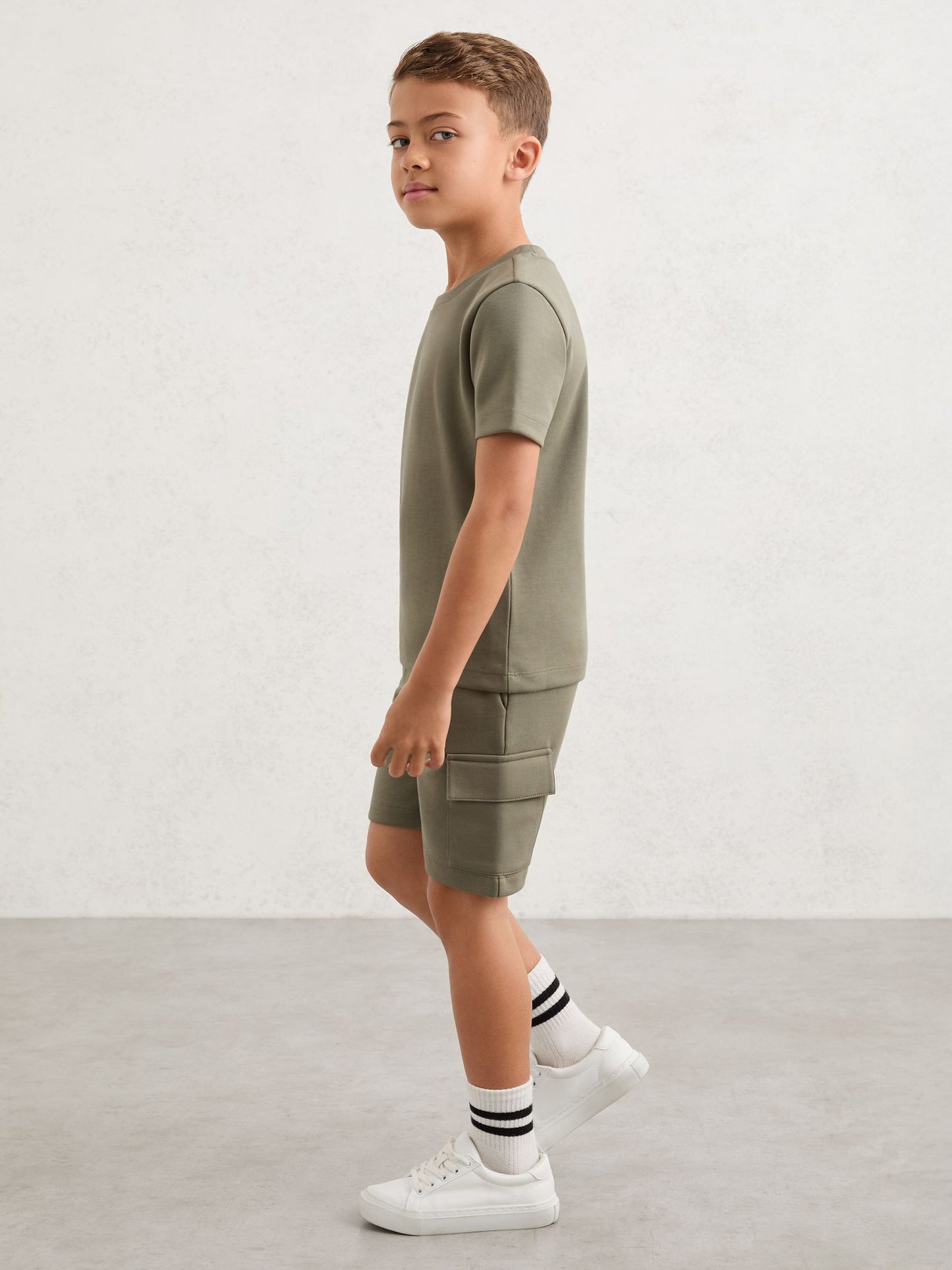 Reiss Sage Oliver 9-13 yrs Premium Interlock-Jersey Cargo Shorts image 3