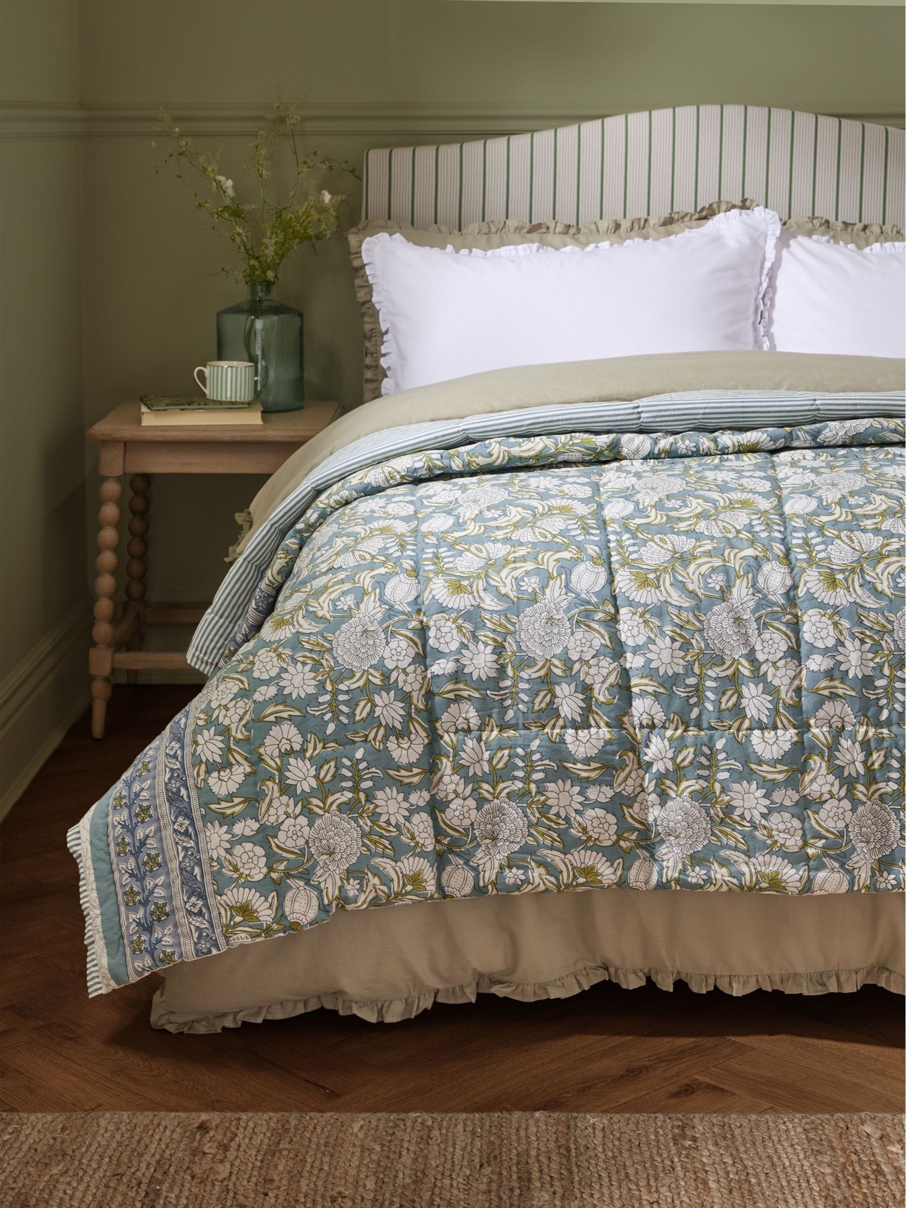Wylder Blue Annabelle Vintage Floral Bedspread image 1