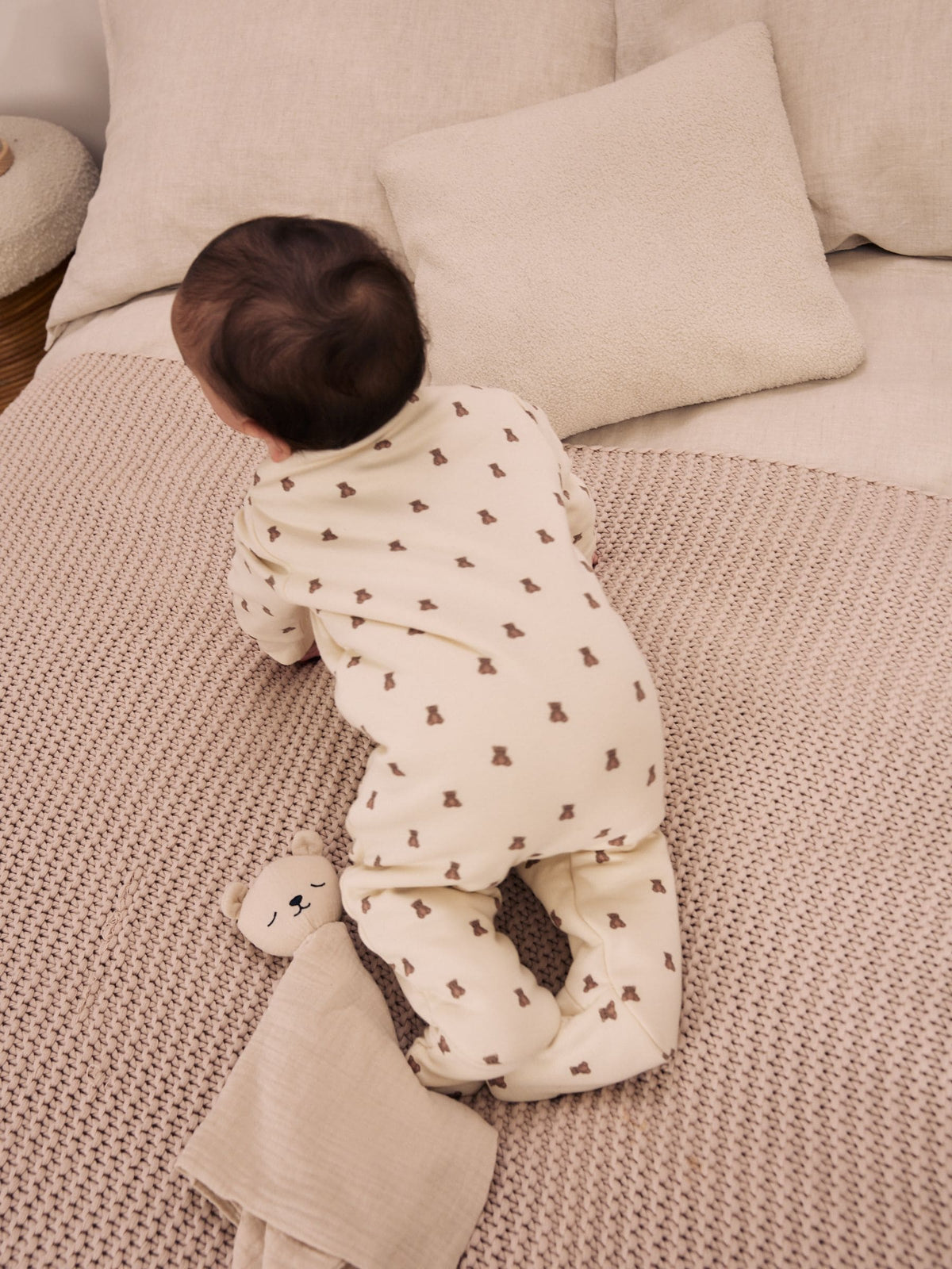 Dsiney Kidz - Cream Bear 2.5 Tog Two Way Zip Sleepsuit image 4