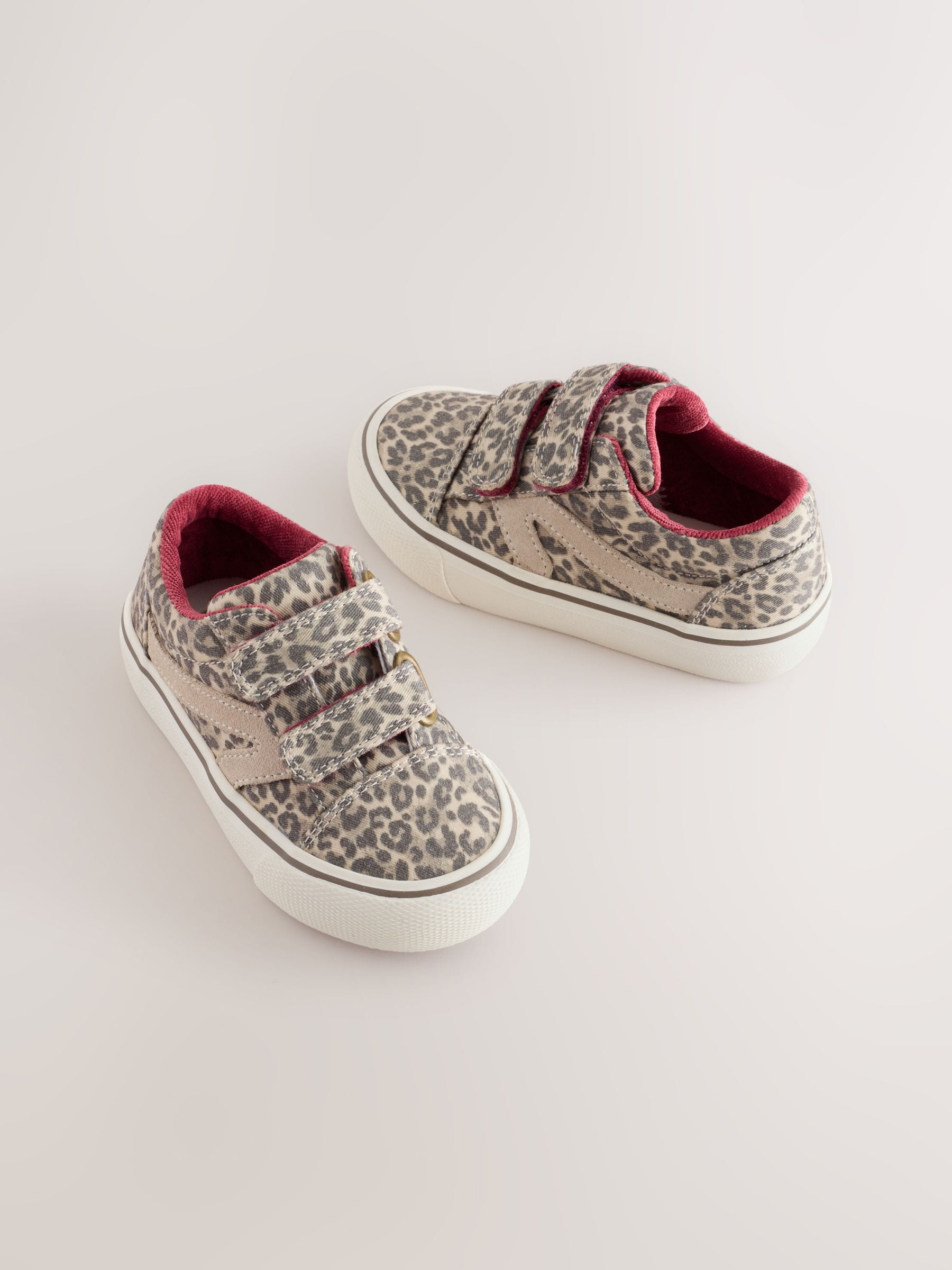 Animal Neutral Standard Fit (F) Touch Fastening Trainers image 1