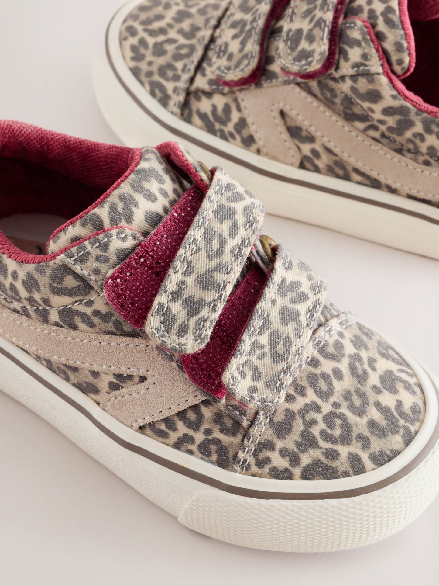 Animal Neutral Standard Fit (F) Touch Fastening Trainers image 4
