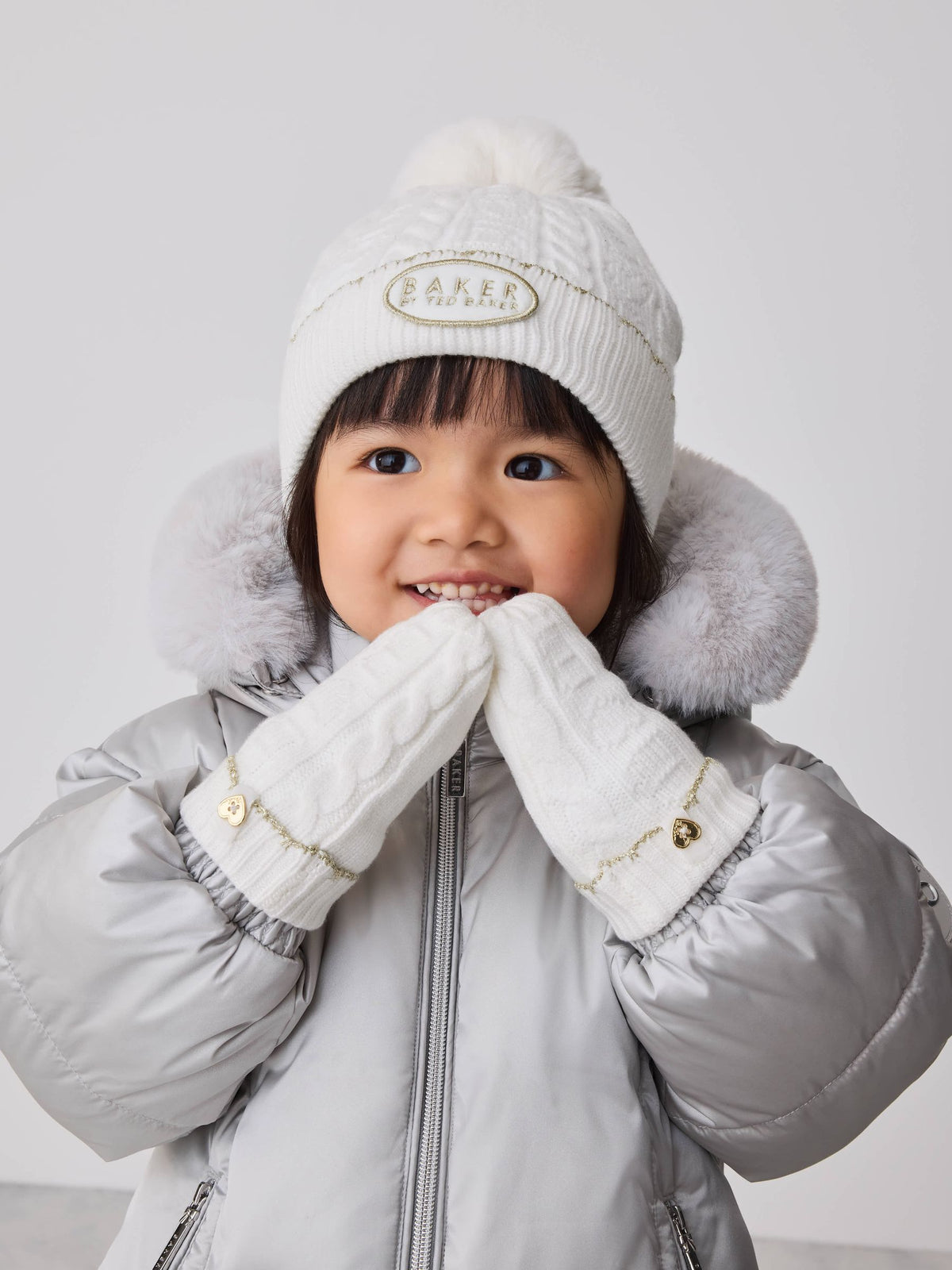 Dsiney Kidz - Baker by Ted Baker Ivory Cable Knit Heart Hat and Mittens Set image 1