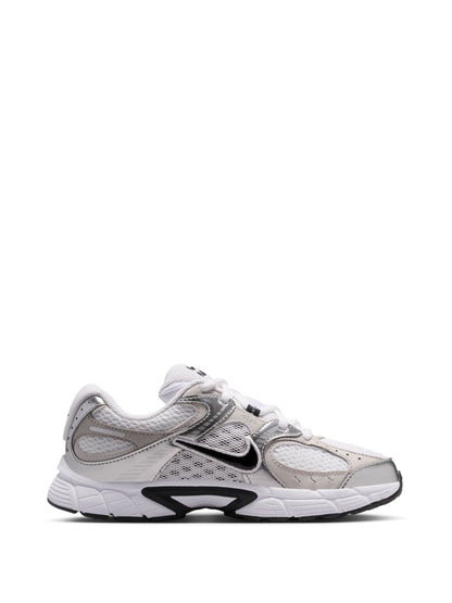 Nike White Youth V5 Runner Trainers image 2
