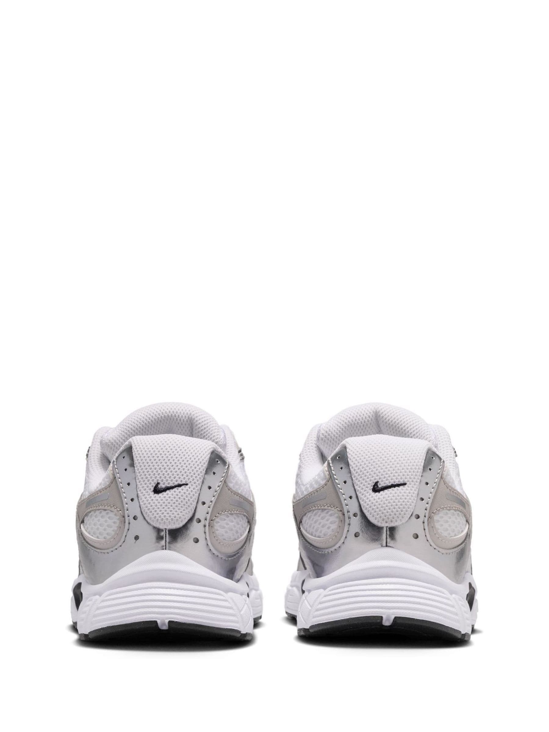 Nike White Youth V5 Runner Trainers image 6