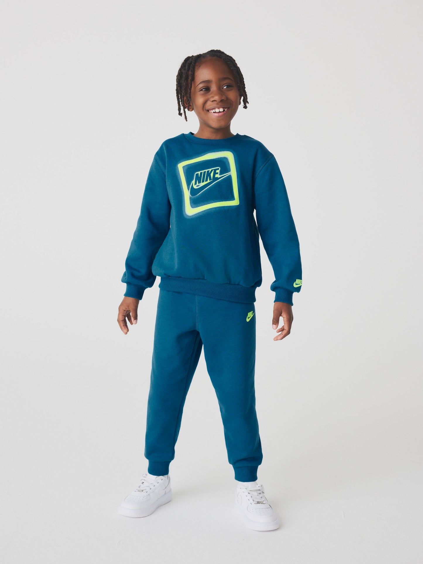 Nike Green Little Kids JDI Crew Joggers and Tracksuit Set image 1