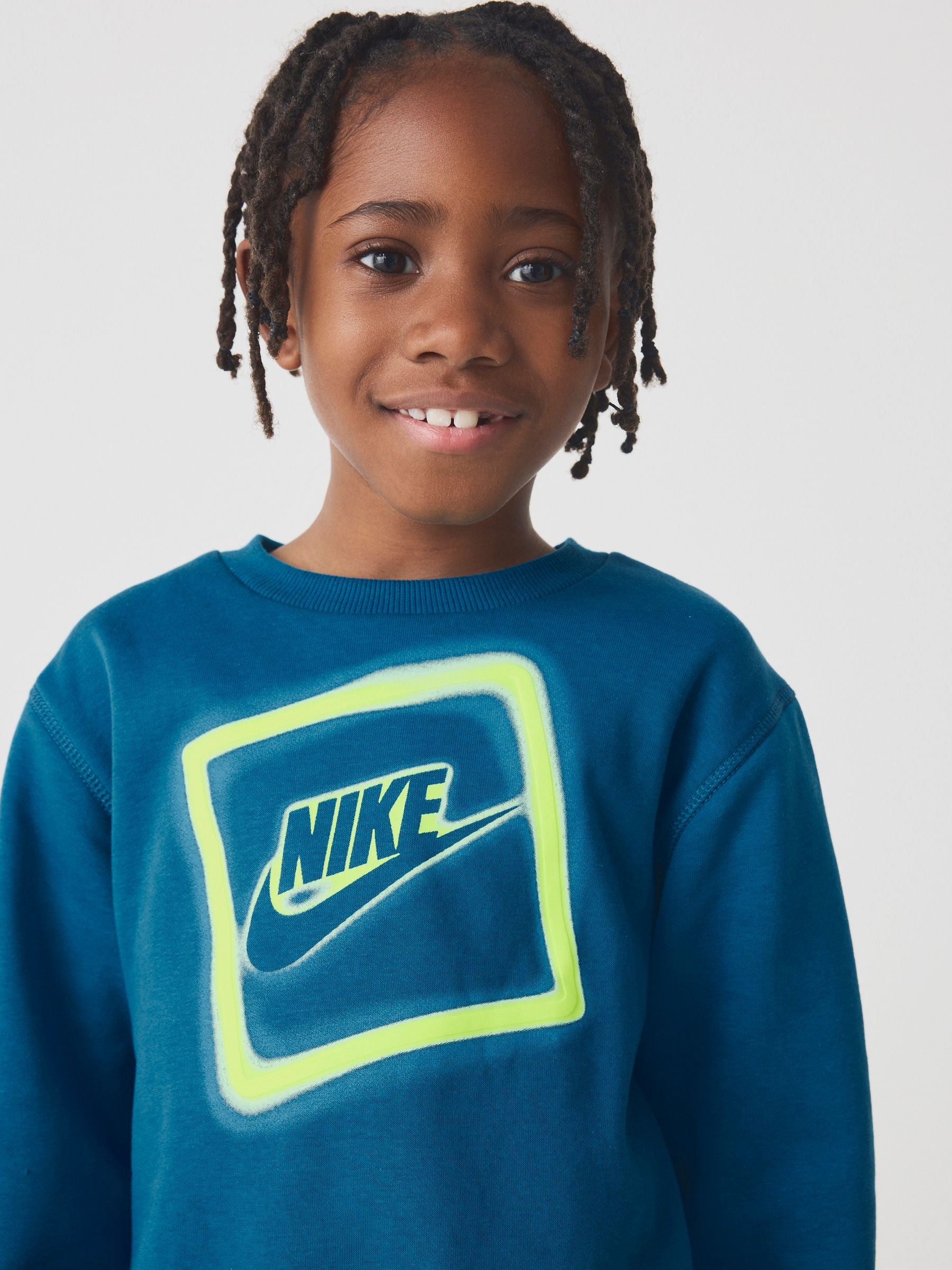 Nike Green Little Kids JDI Crew Joggers and Tracksuit Set image 3