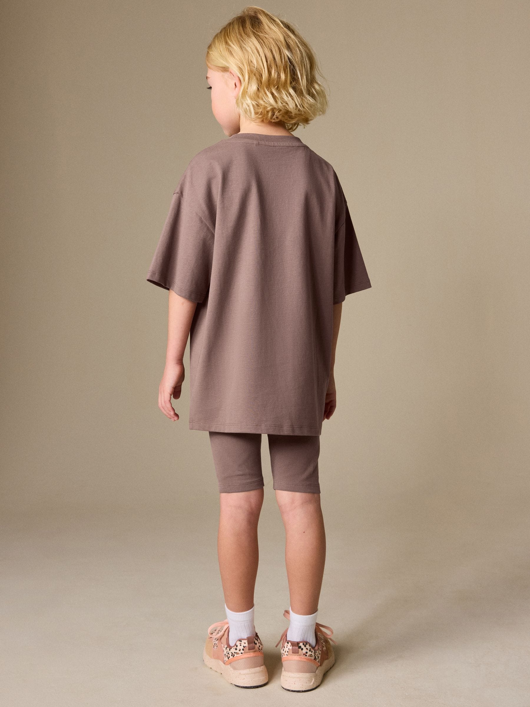 Dsiney Kidz - Brown Studio Aura Oversized T-Shirt Cycling Shorts Set (3-16yrs) image 3