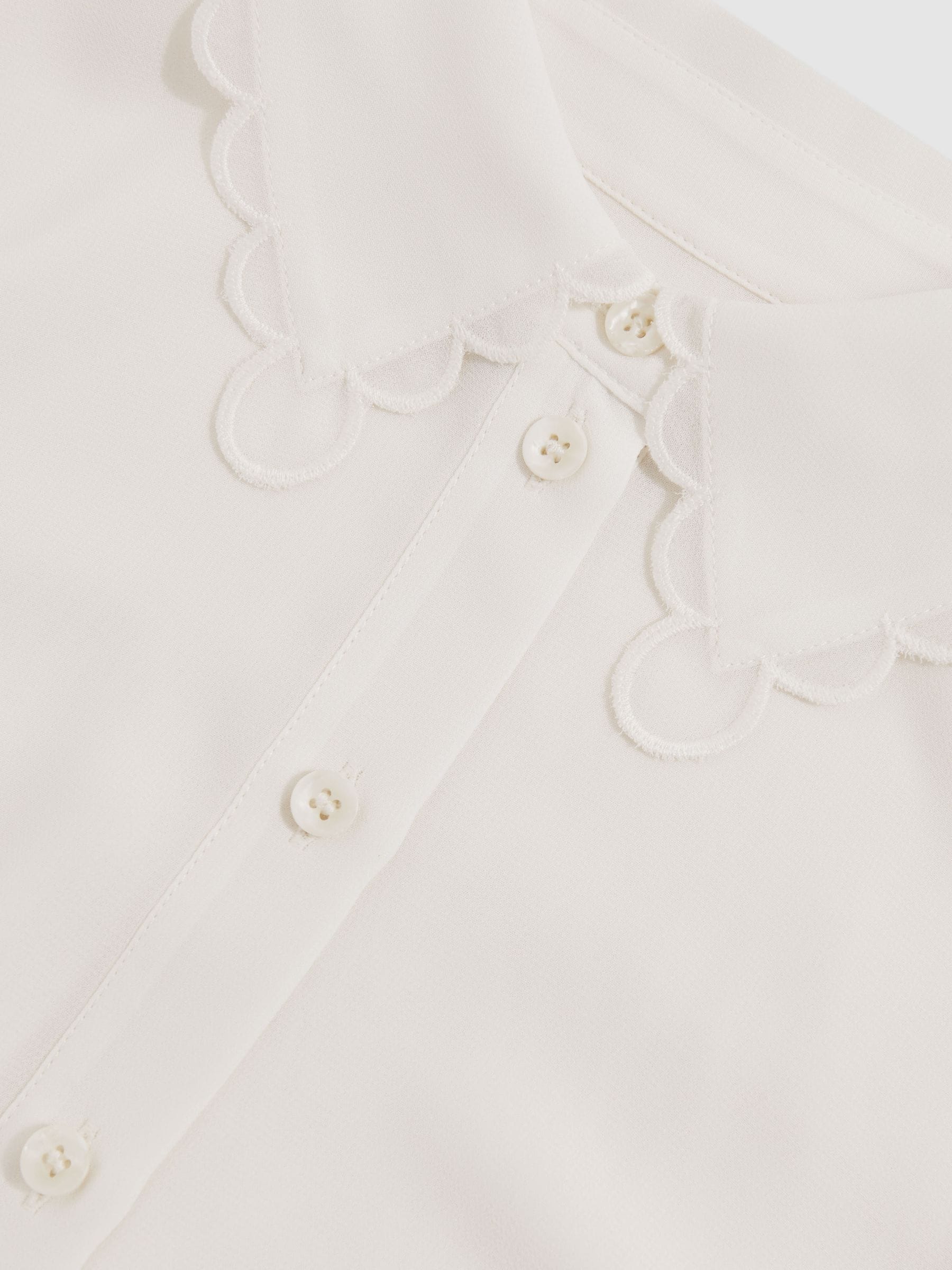 Reiss Ivory Elia 3-9 yrs Scallop-Edge Button-Through Shirt image 4