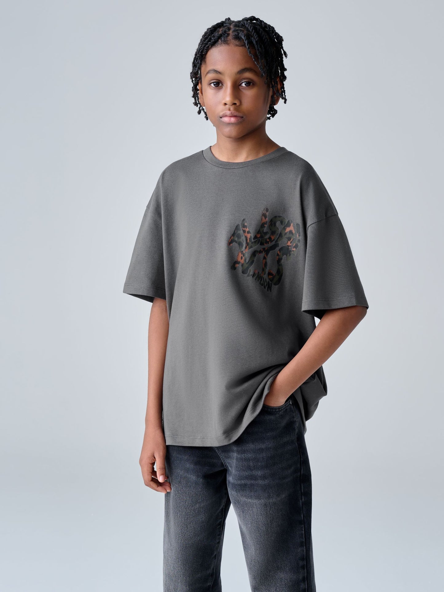 Dsiney Kidz - smALLSAINTS Charcoal Grey/Leopard Oversized Orlando Logo Crew Neck T-Shirt image 1