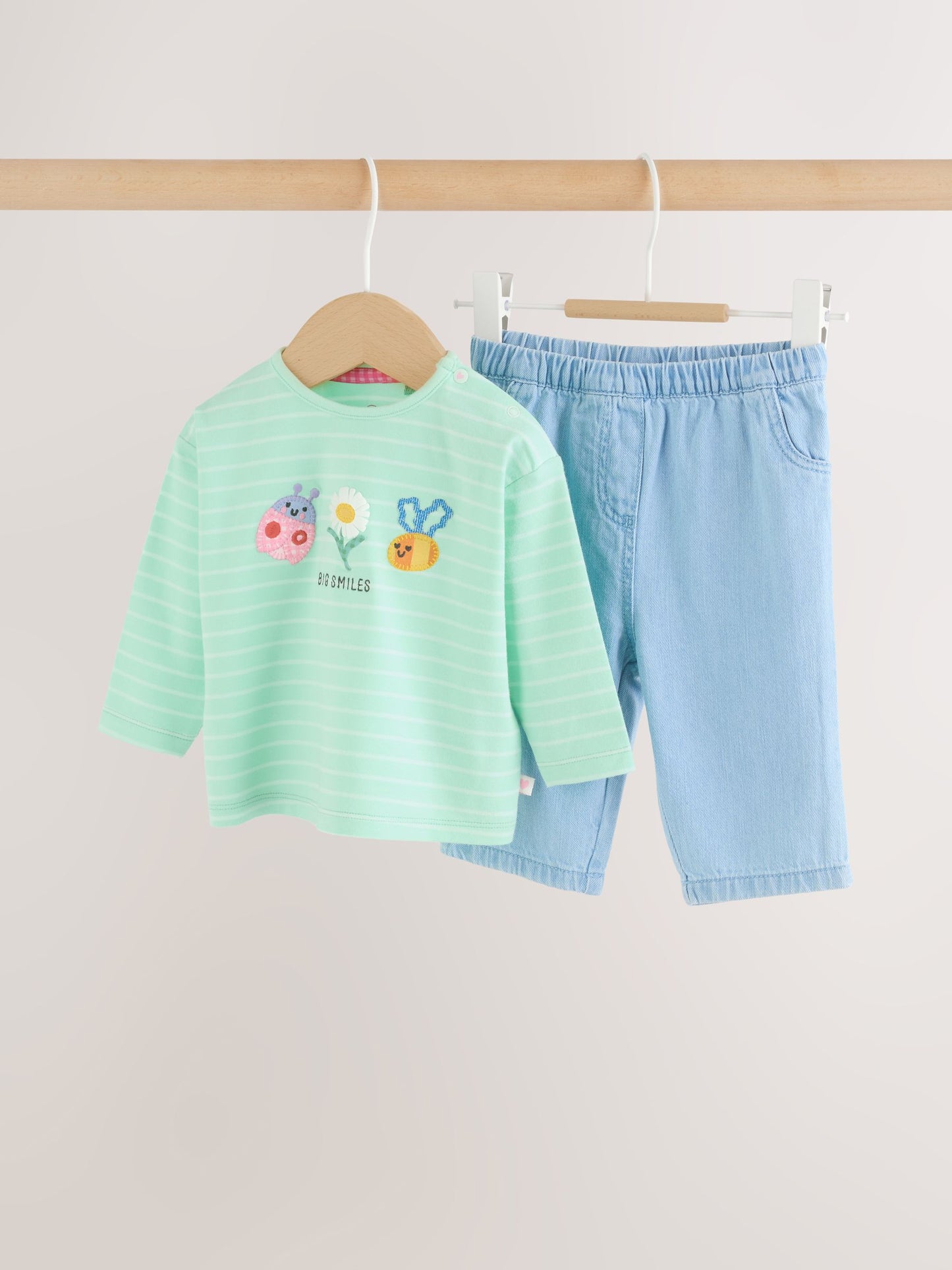 Green Long Sleeve Tops and Trousers Baby 2 Piece Set (0mths-2yrs) image 1