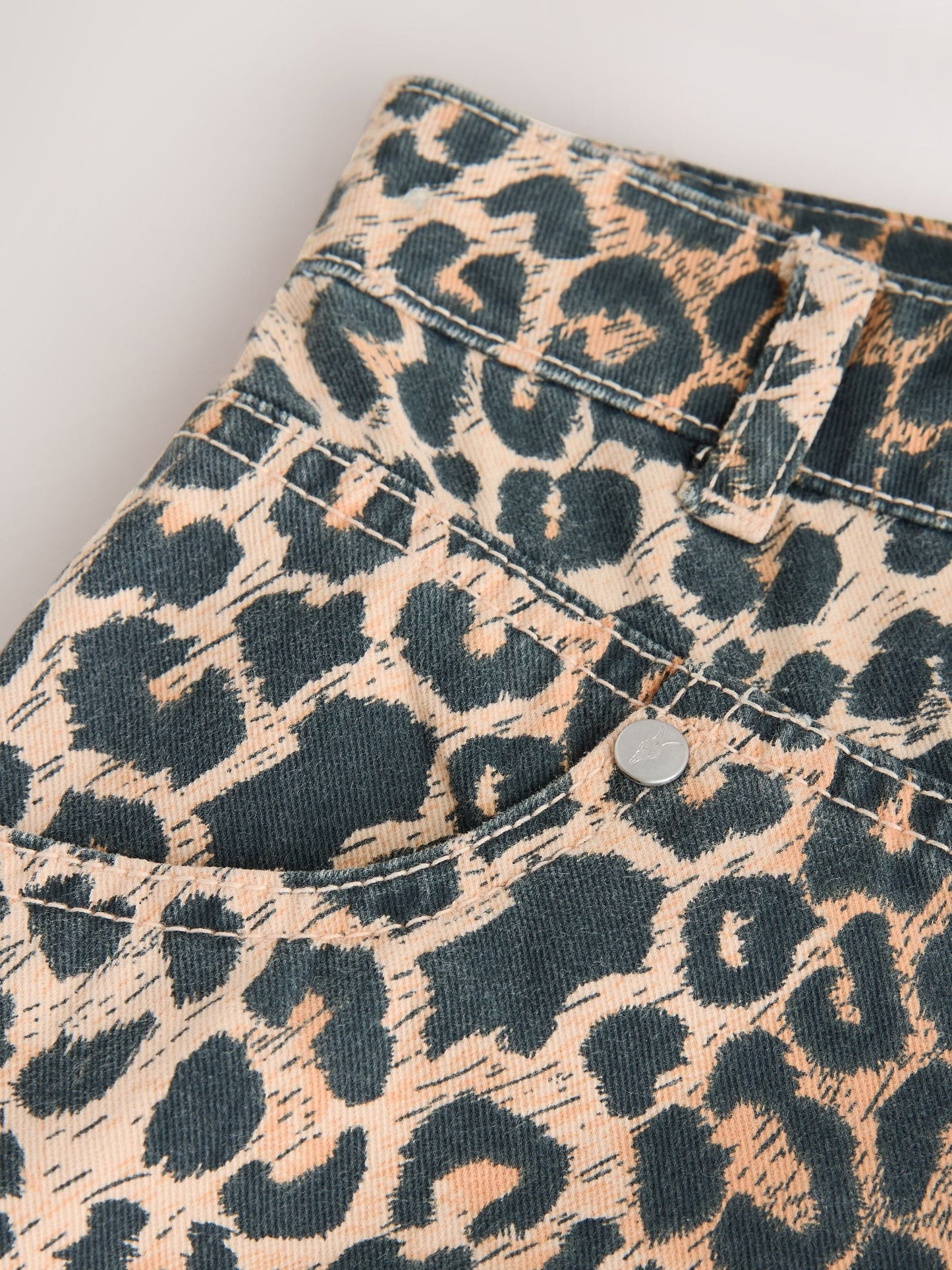 Dsiney Kidz - smALLSAINTS Leopard Emmy High Waisted Denim Shorts image 7