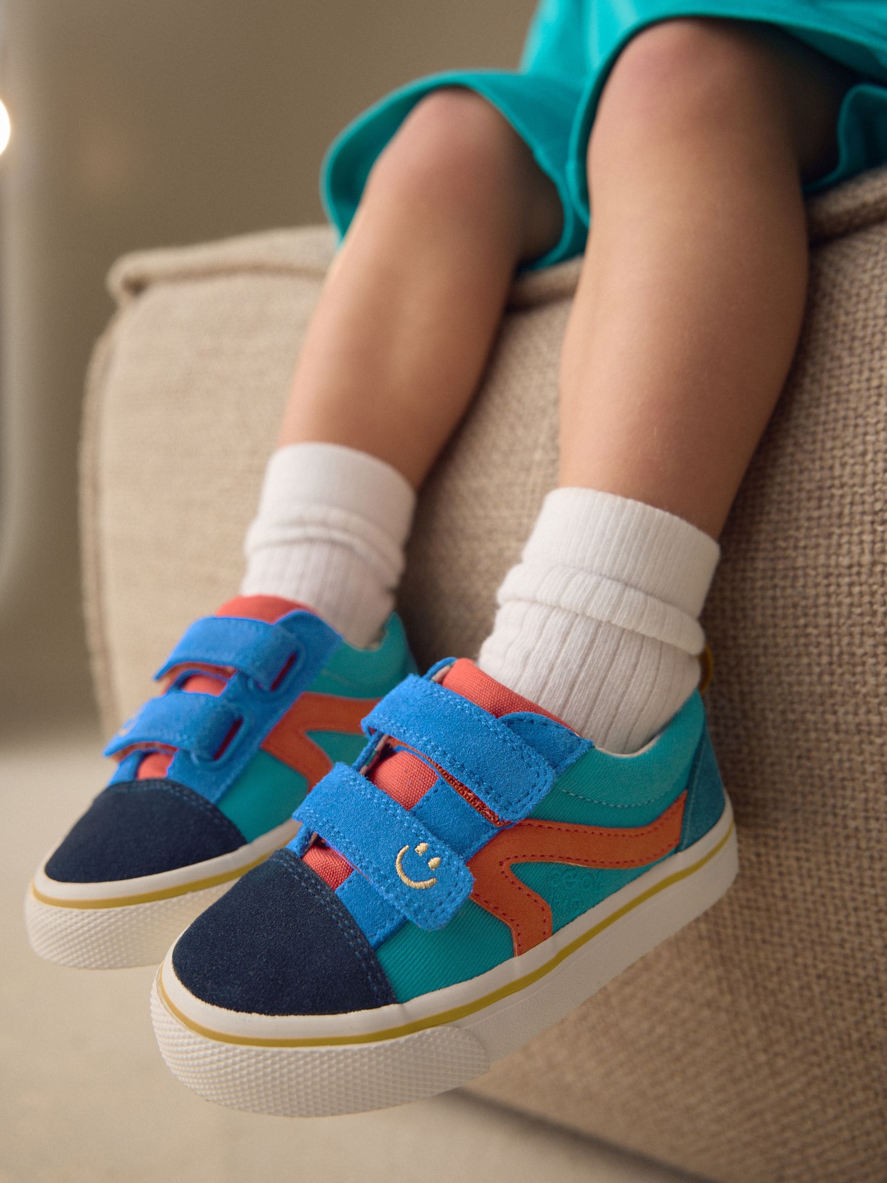 Multi Bright Standard Fit (F) Touch Fastening Trainers image 2