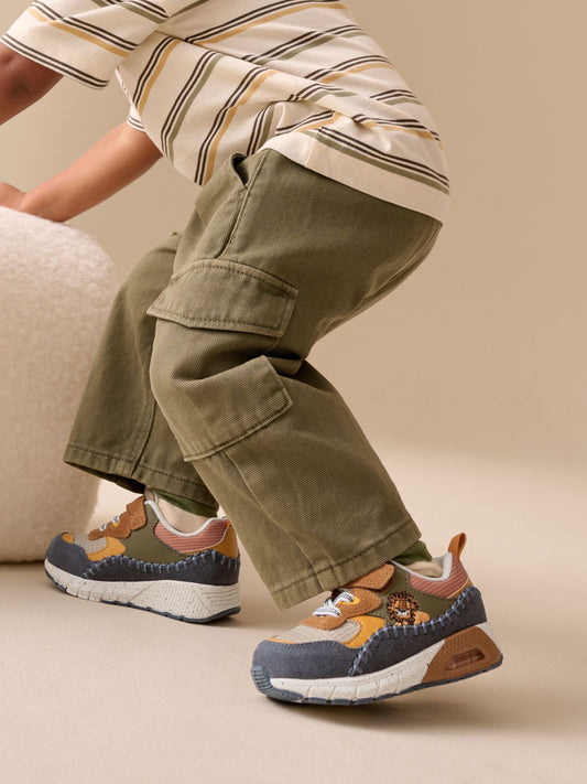Brown Lion Standard Fit (F) Elastic Lace Trainers image 2