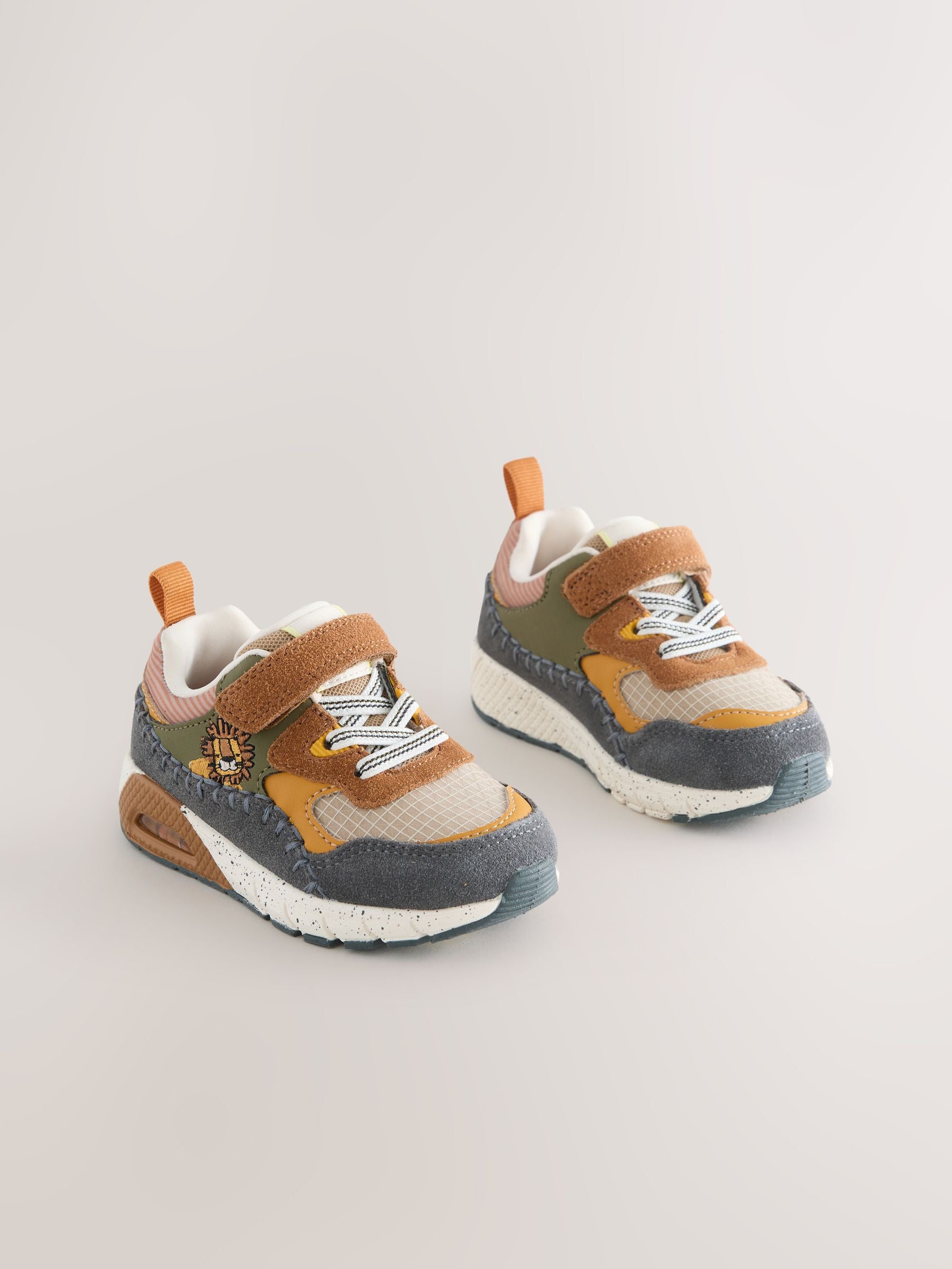 Brown Lion Standard Fit (F) Elastic Lace Trainers image 5