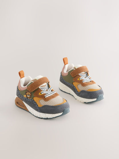 Brown Lion Standard Fit (F) Elastic Lace Trainers image 4