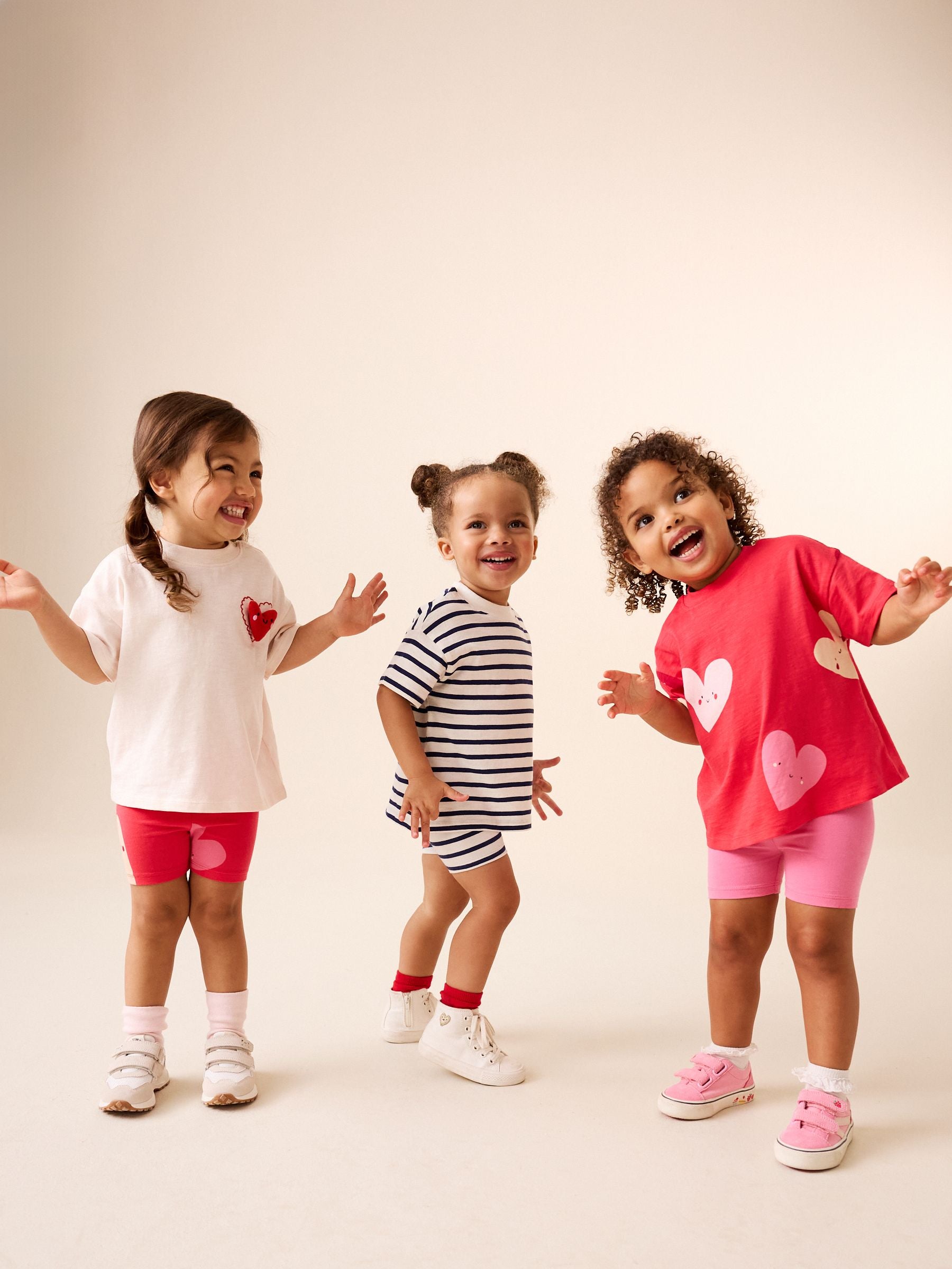 Red Hearts T-Shirts 3 Pack (3mths-7yrs) image 2