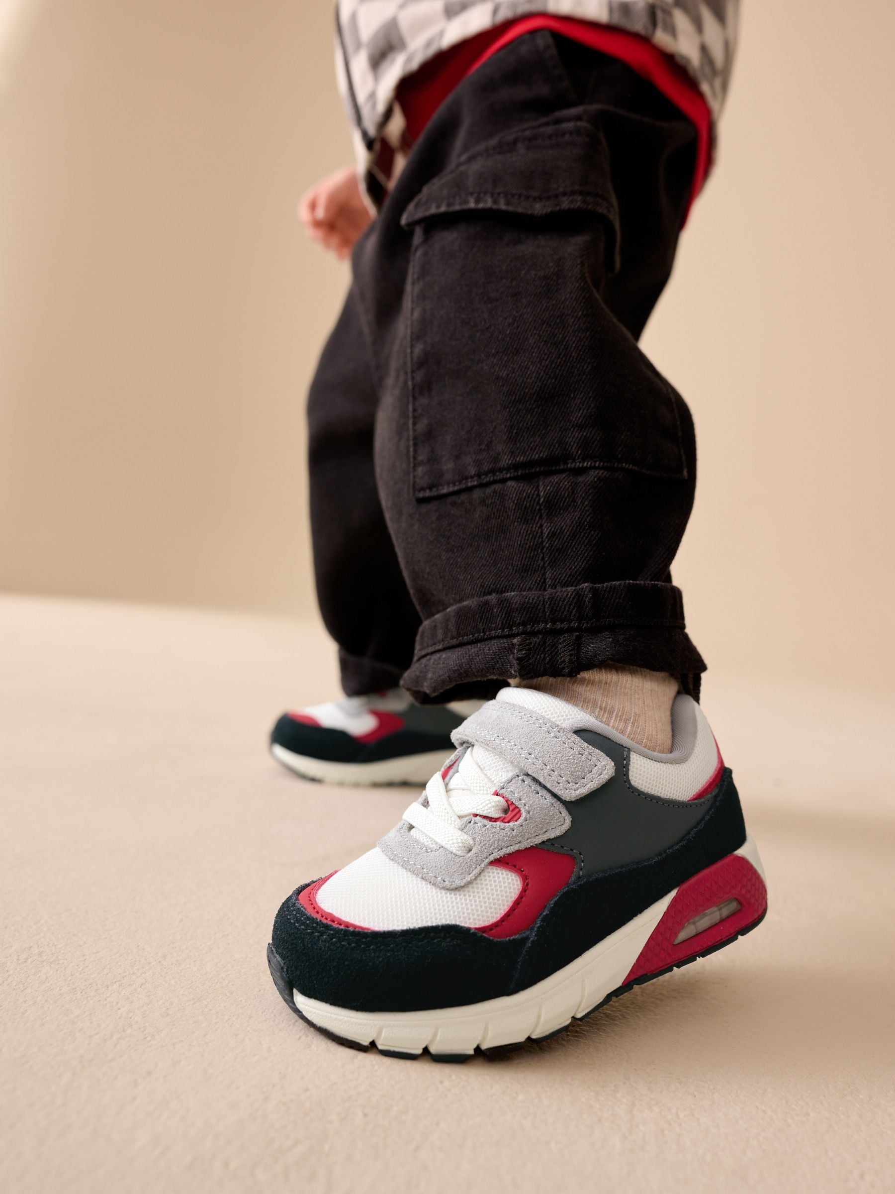 Black/Red Standard Fit (F) Elastic Lace Trainers image 2