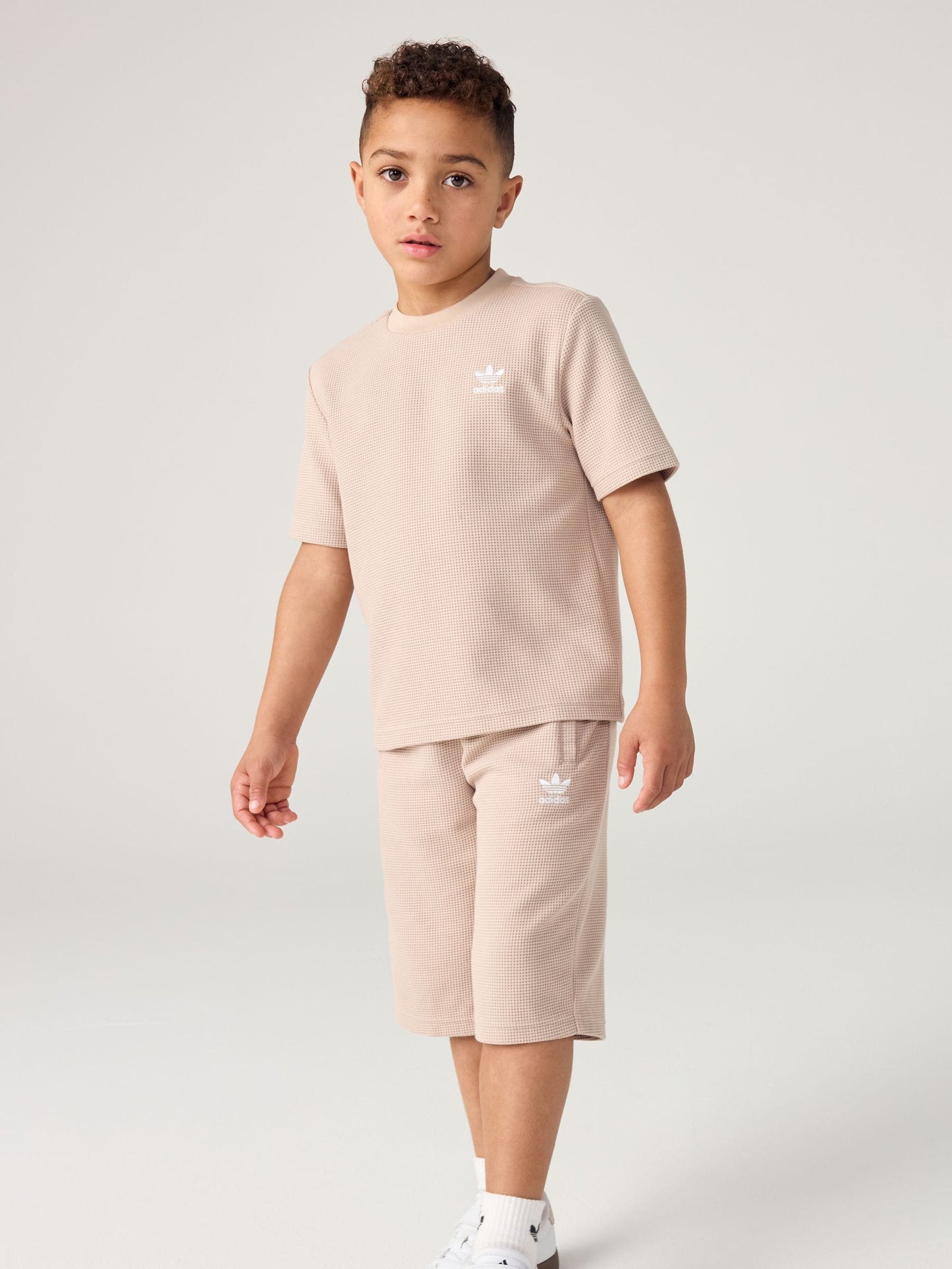 Dsiney Kidz - adidas Originals Neutral Oversized Waffle Short T-Shirt Little Kids Set image 1