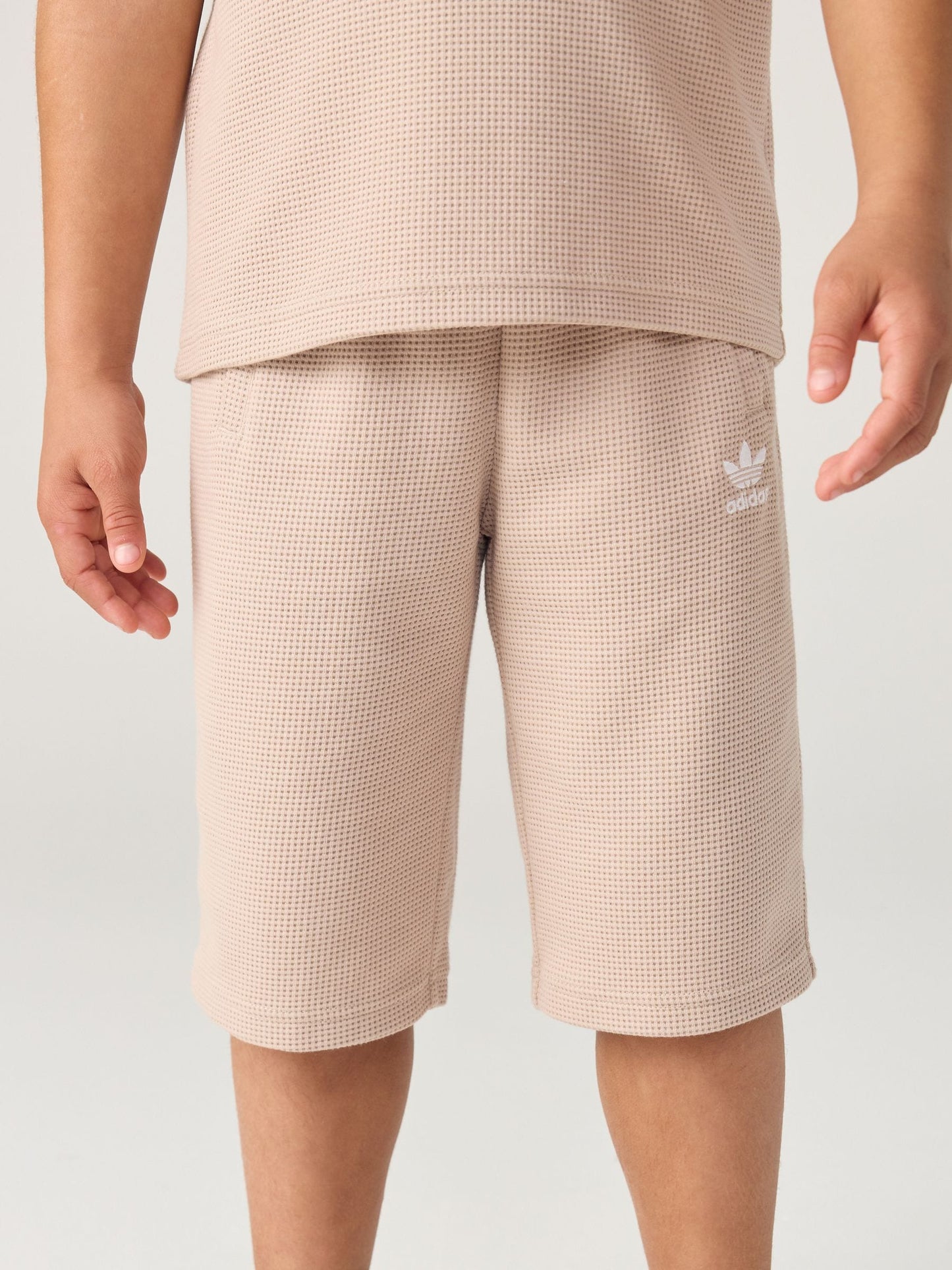 Dsiney Kidz - adidas Originals Neutral Oversized Waffle Short T-Shirt Little Kids Set image 2