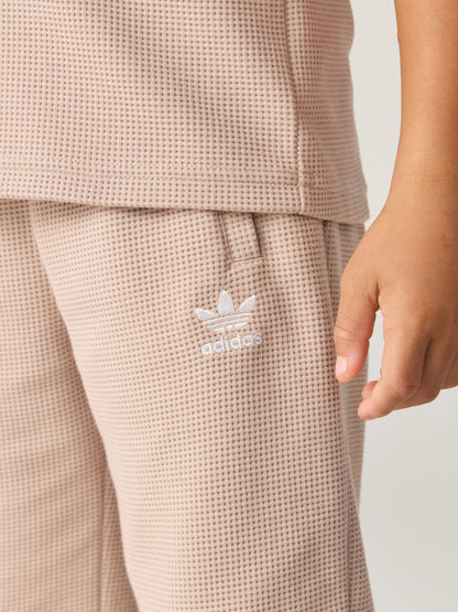Dsiney Kidz - adidas Originals Neutral Oversized Waffle Short T-Shirt Little Kids Set image 4