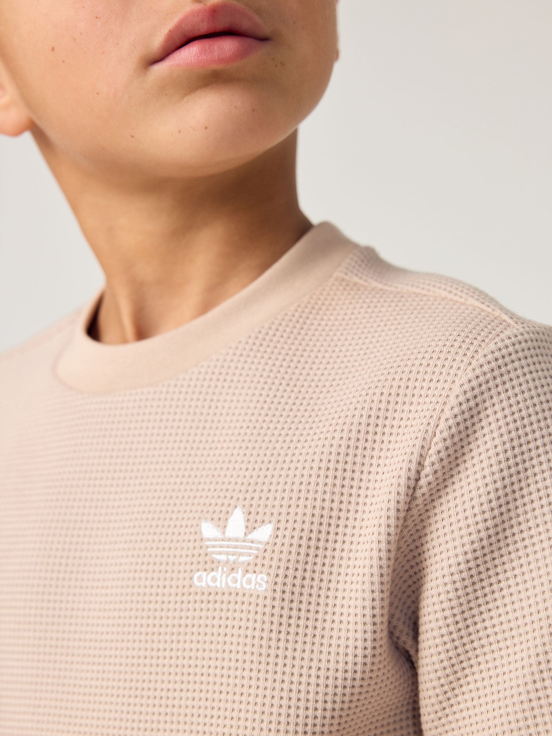 Dsiney Kidz - adidas Originals Neutral Oversized Waffle Short T-Shirt Little Kids Set image 5