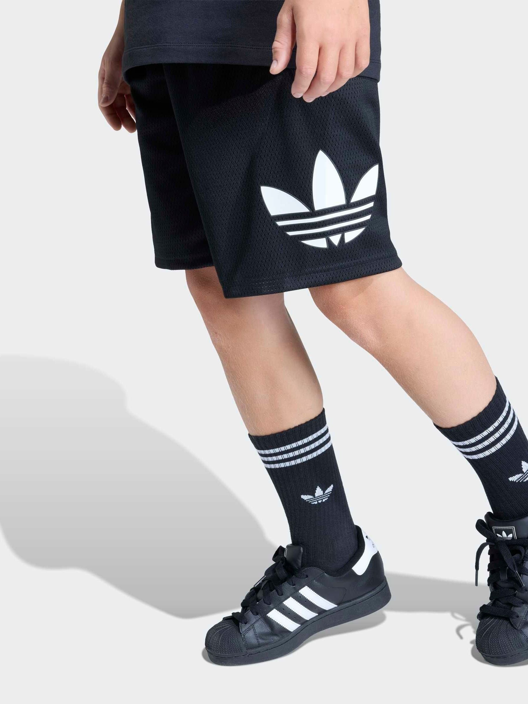 Dsiney Kidz - adidas Originals Black Oversized Mesh Shorts image 2