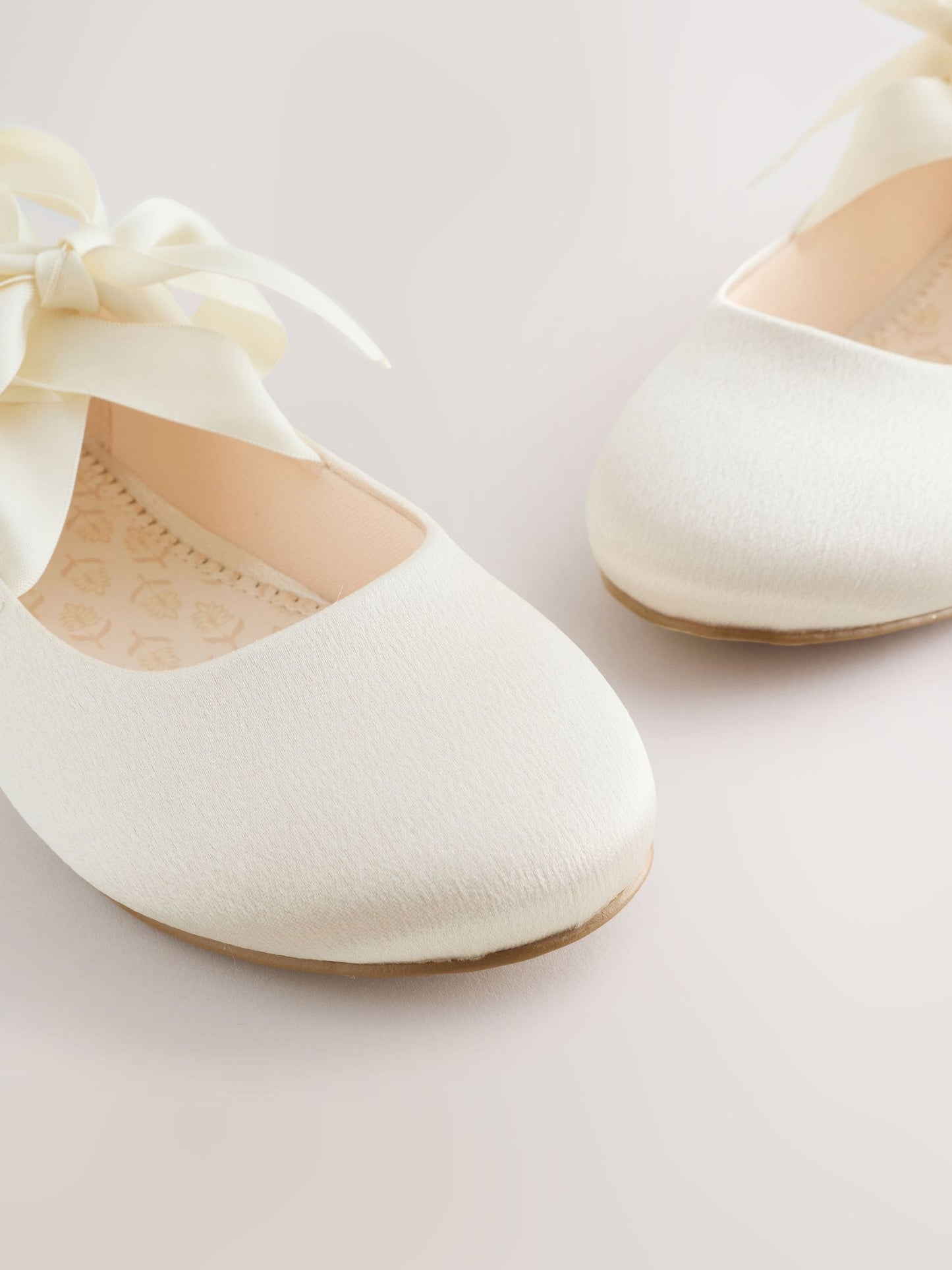 Dsiney Kidz - Ivory Satin Tie Ballerina Occasion Shoes image 6