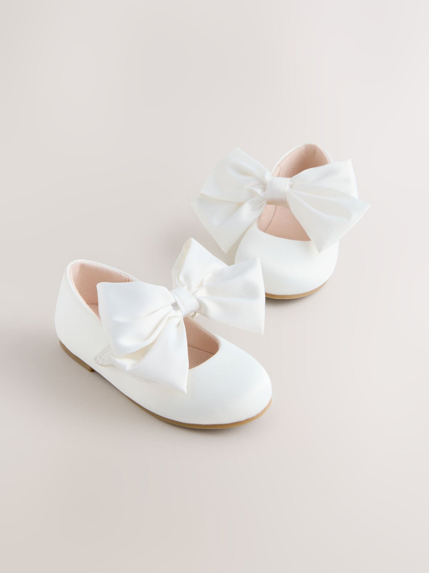 White Standard Fit (F) Bow Satin Flower Occasion Mary Jane Shoes image 1