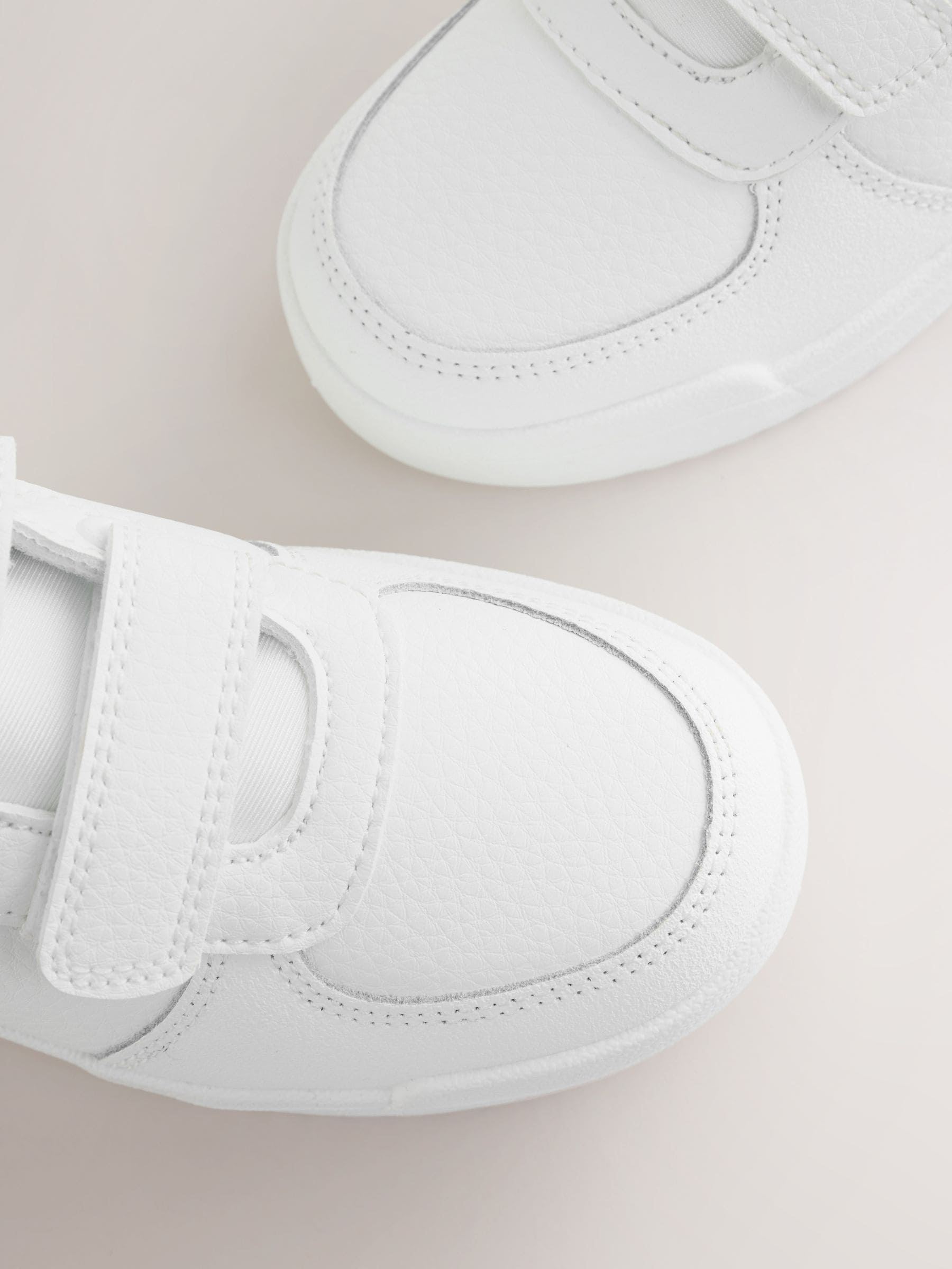 White Standard Fit (F) 2 Straps Touch Fastening School Shoes image 2
